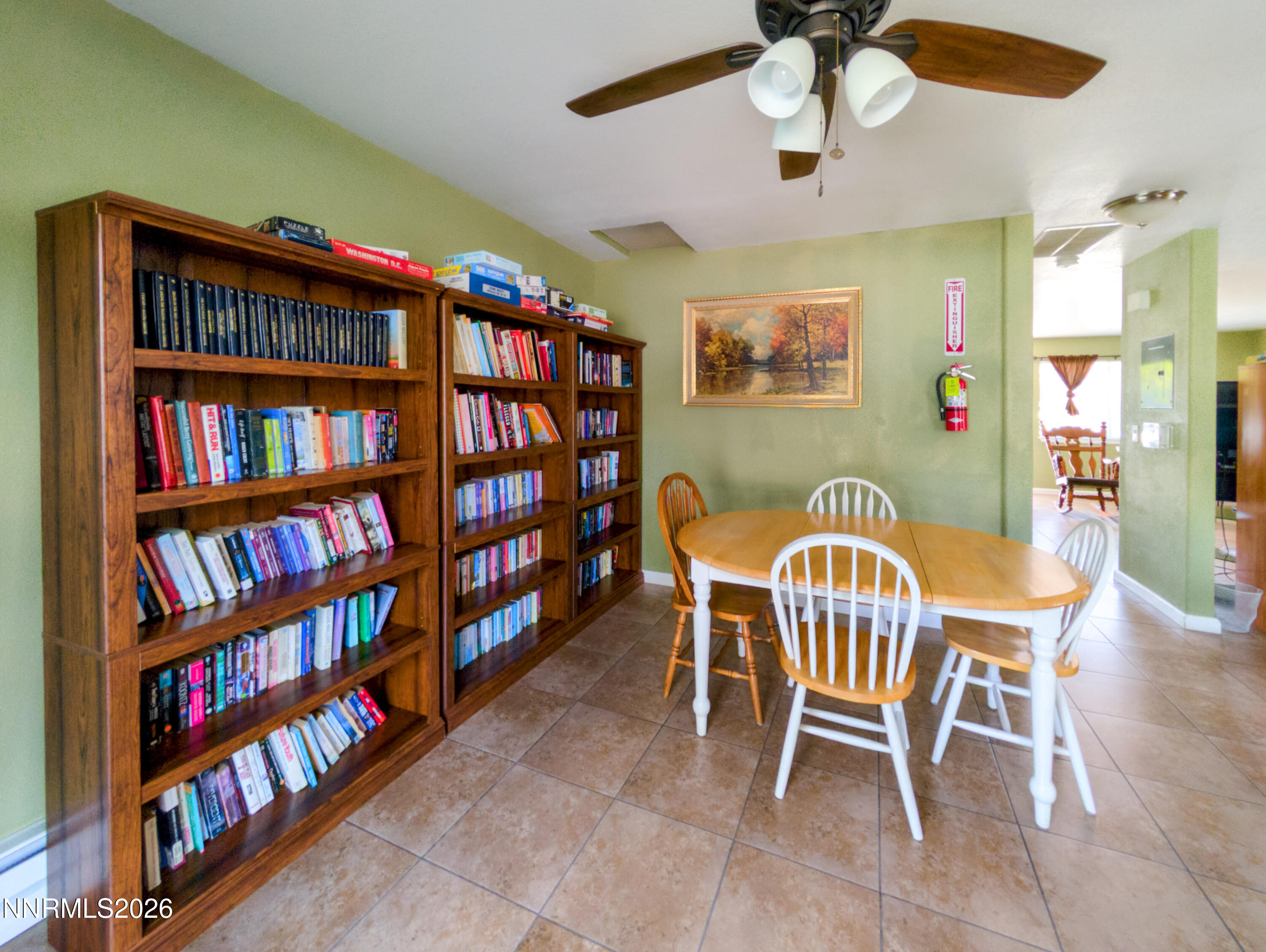 2060 W College Parkway Property Photo 10