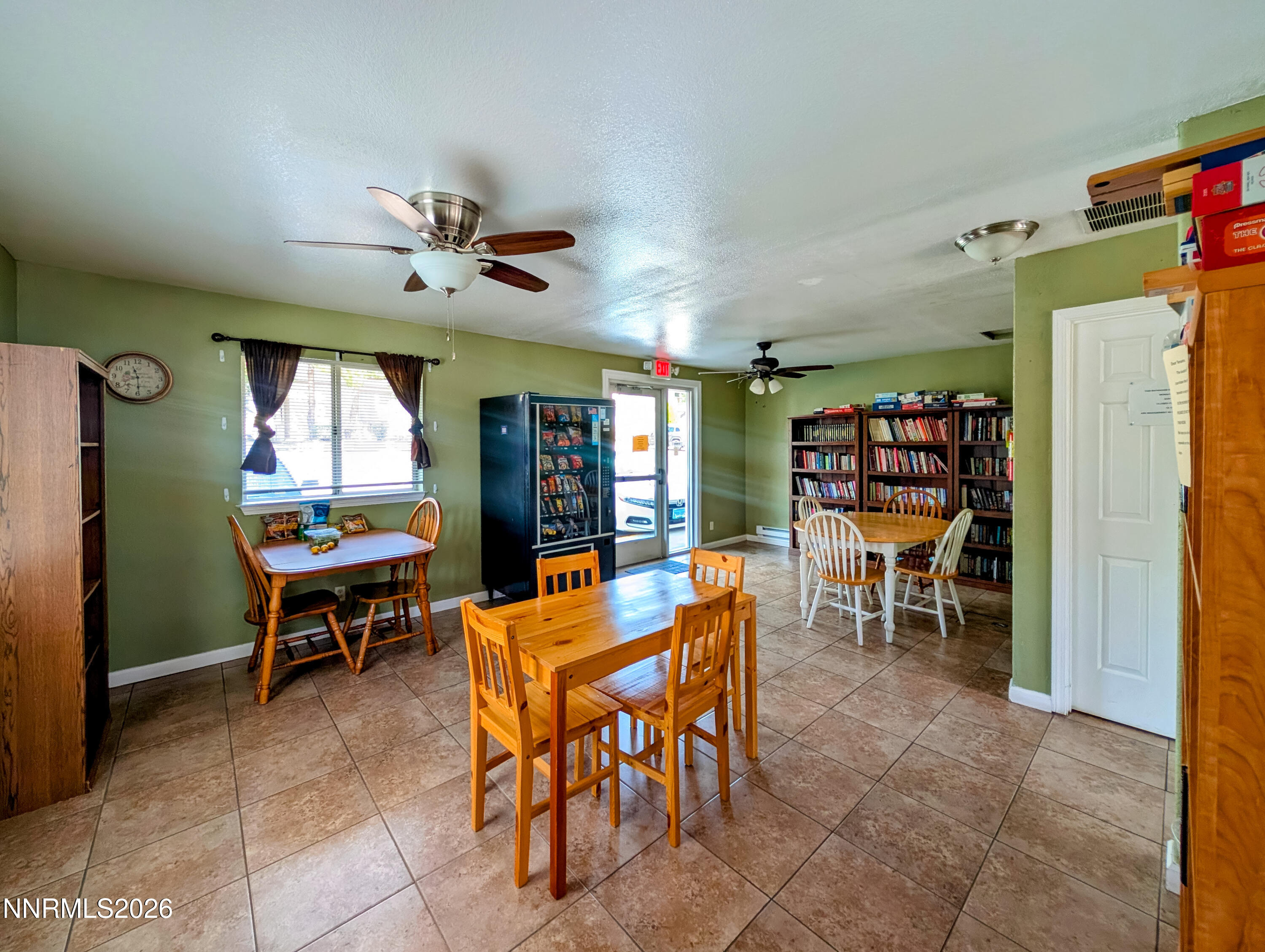 2060 W College Parkway Property Photo 11