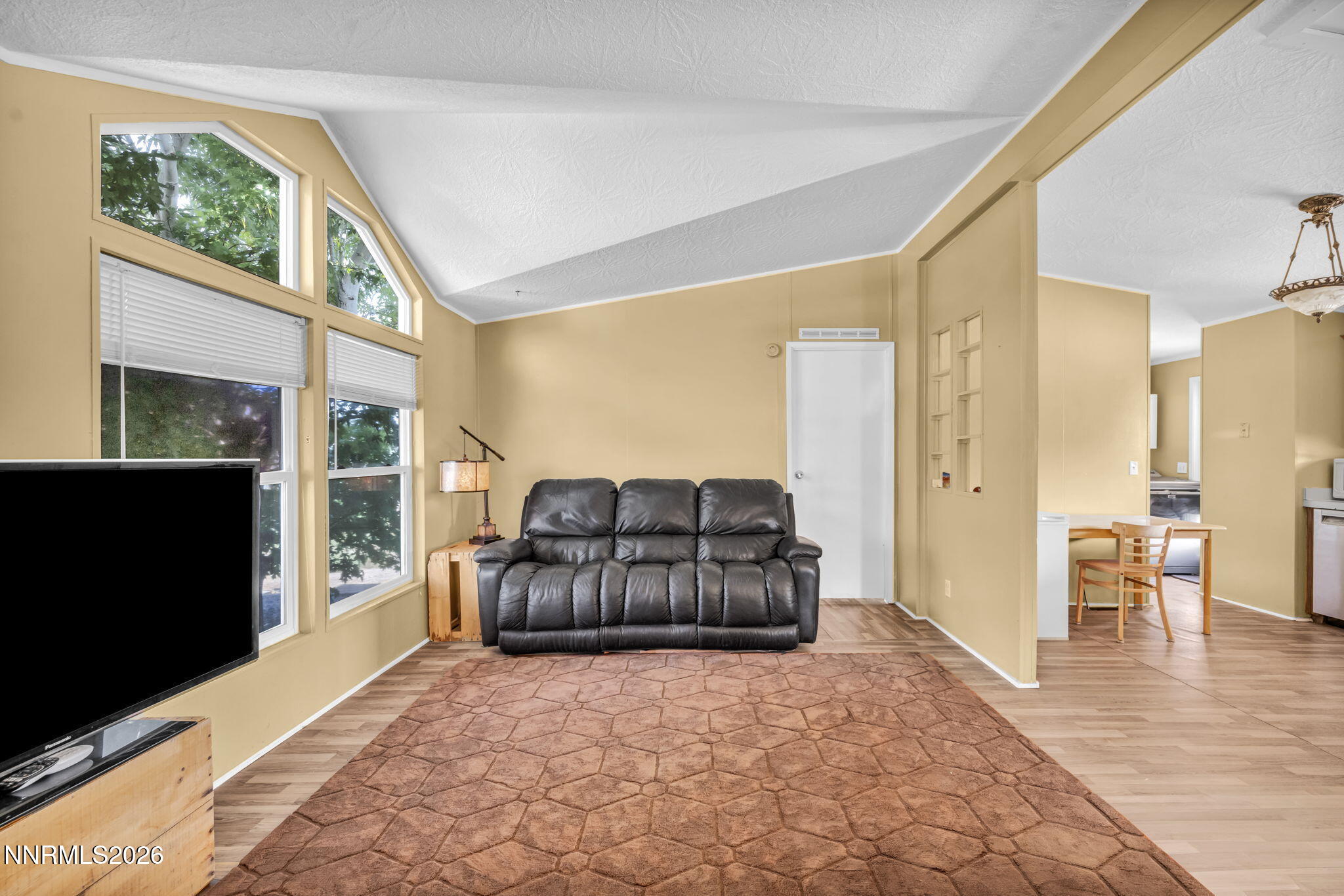 3820 Pershing Lane Property Photo 23