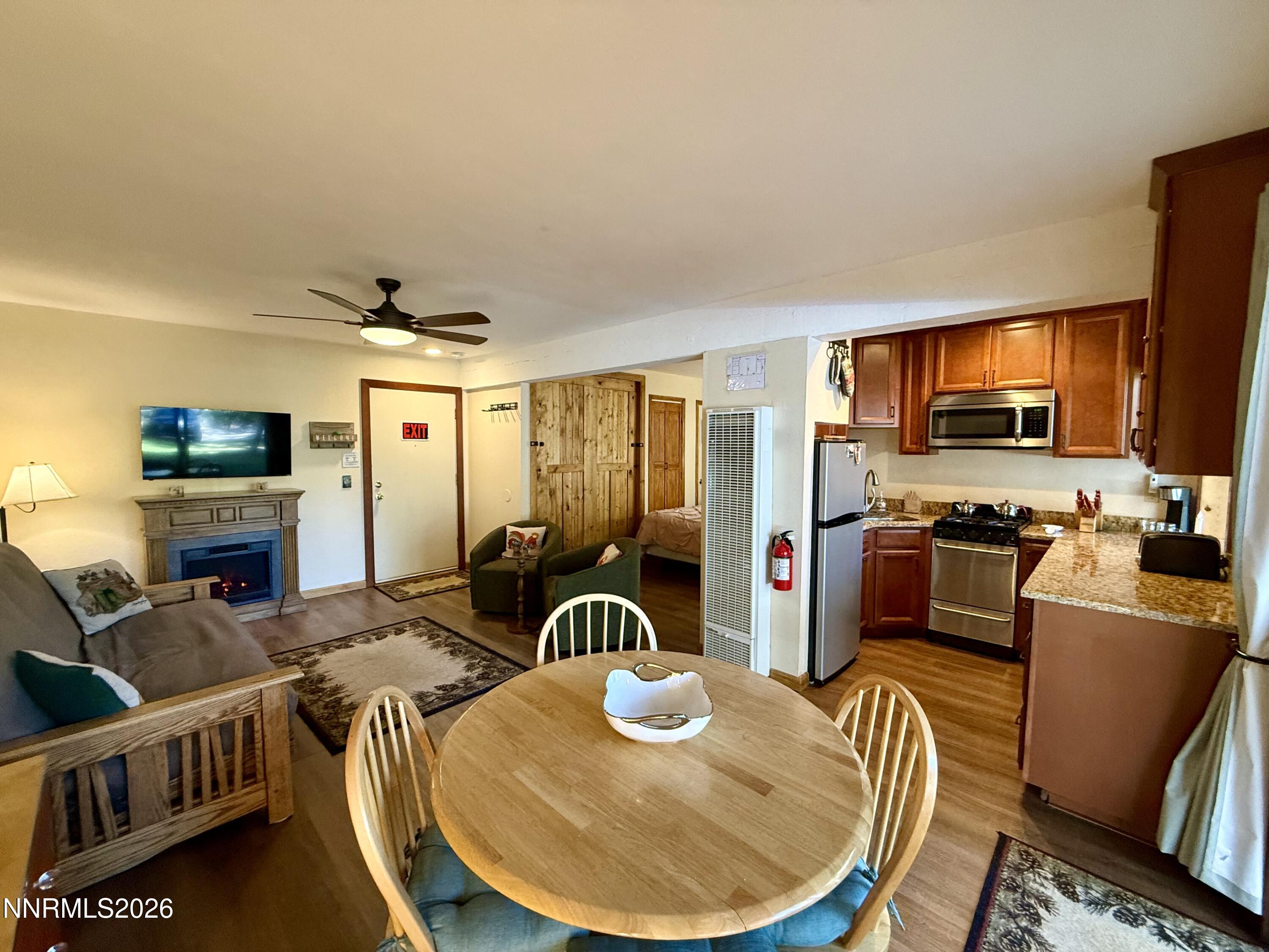 516 Emerald Bay Road Apt 303 Property Photo 5
