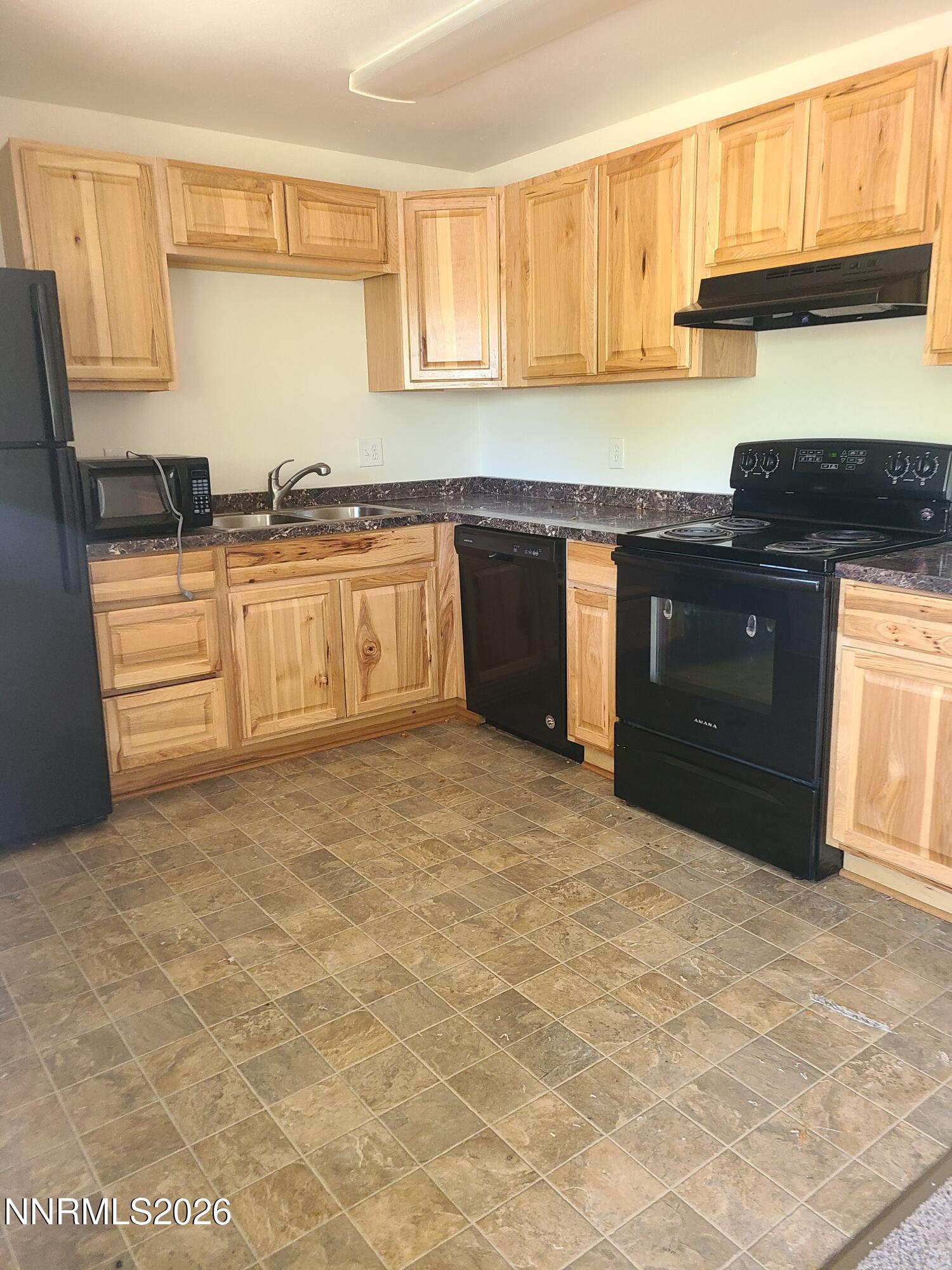 300 S Pratt Avenue 13 Property Photo 2