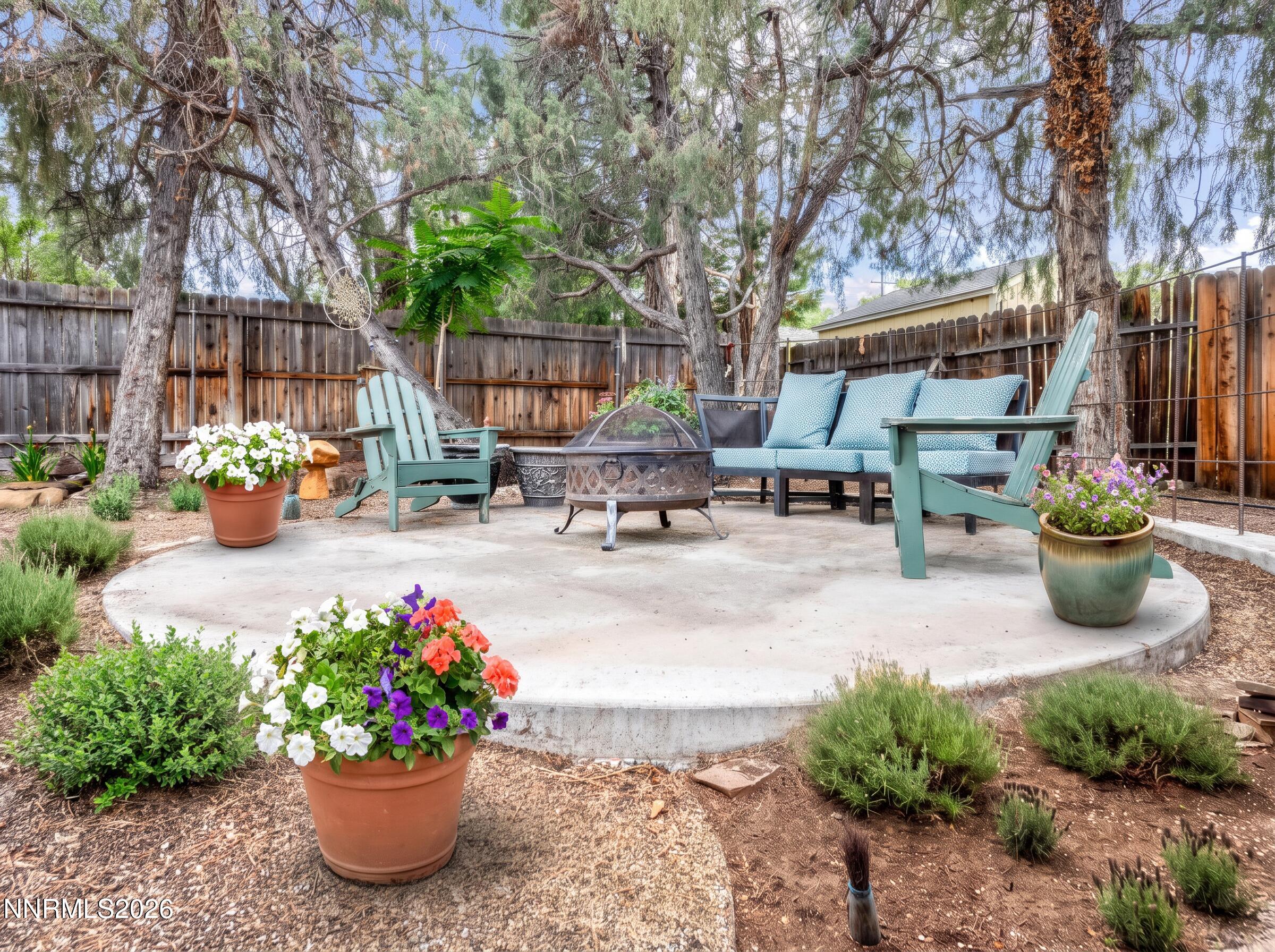 1350 Feather Way Property Photo 7