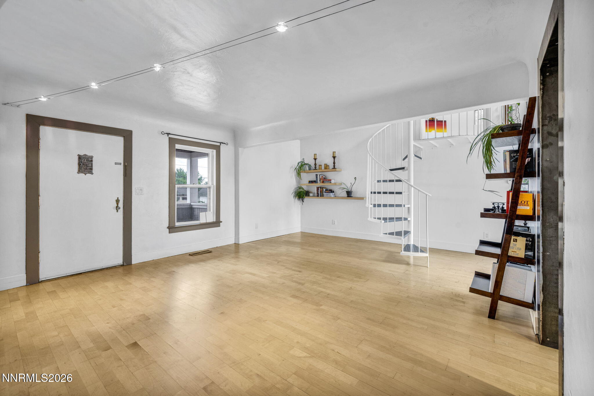 1350 Feather Way Property Photo 13