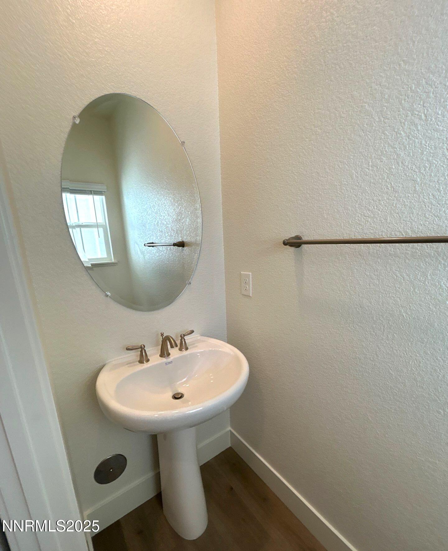 1998 Silicone Drive Property Photo 7
