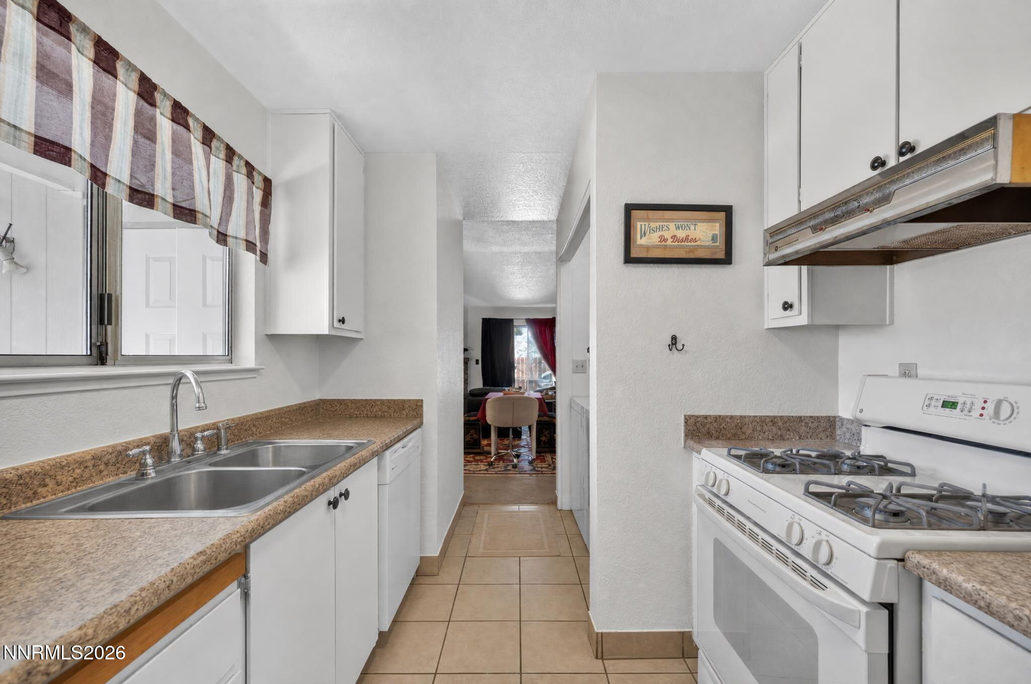 11033 Zeolite Drive Property Photo 10