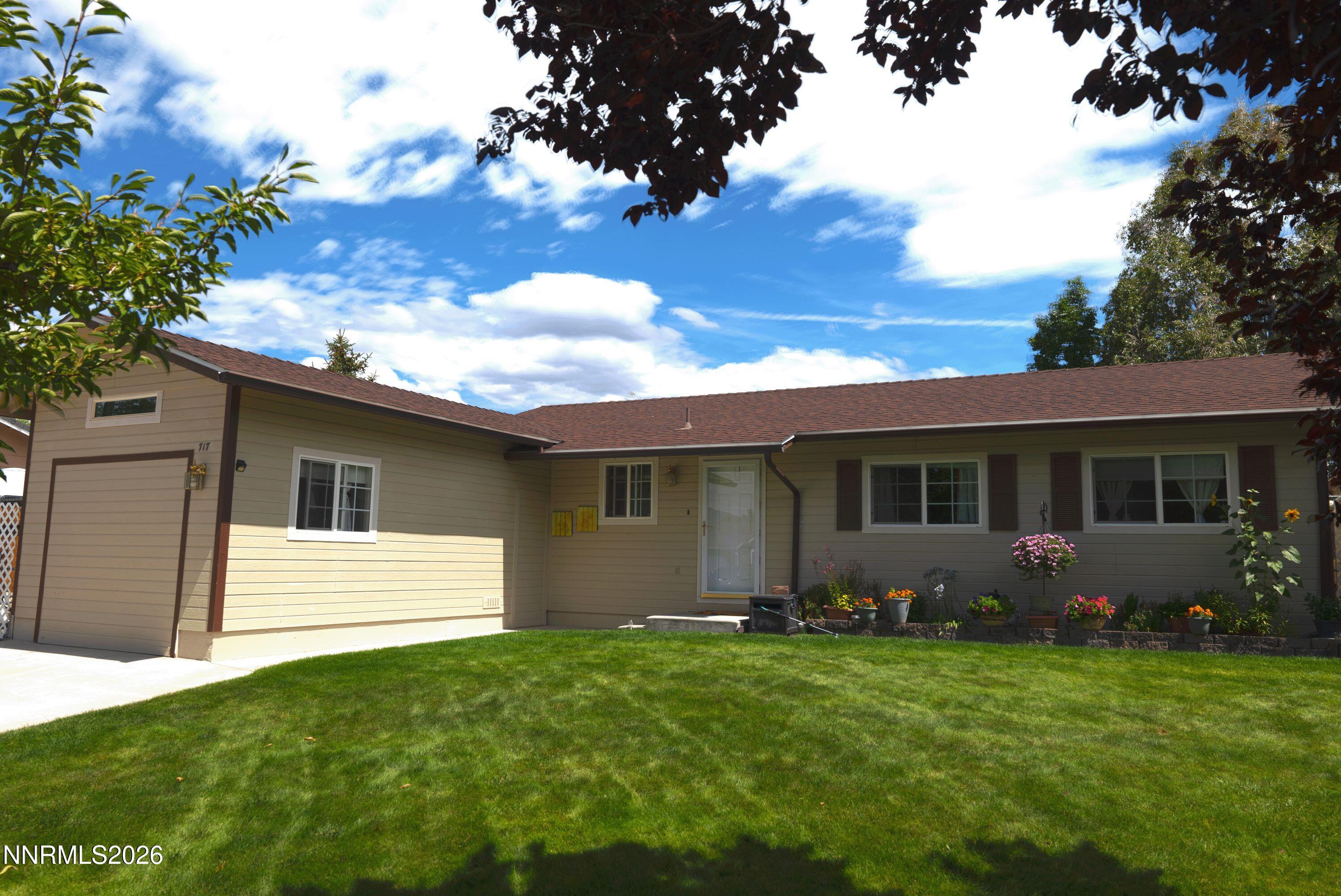 717 Lassen Way Property Photo 2