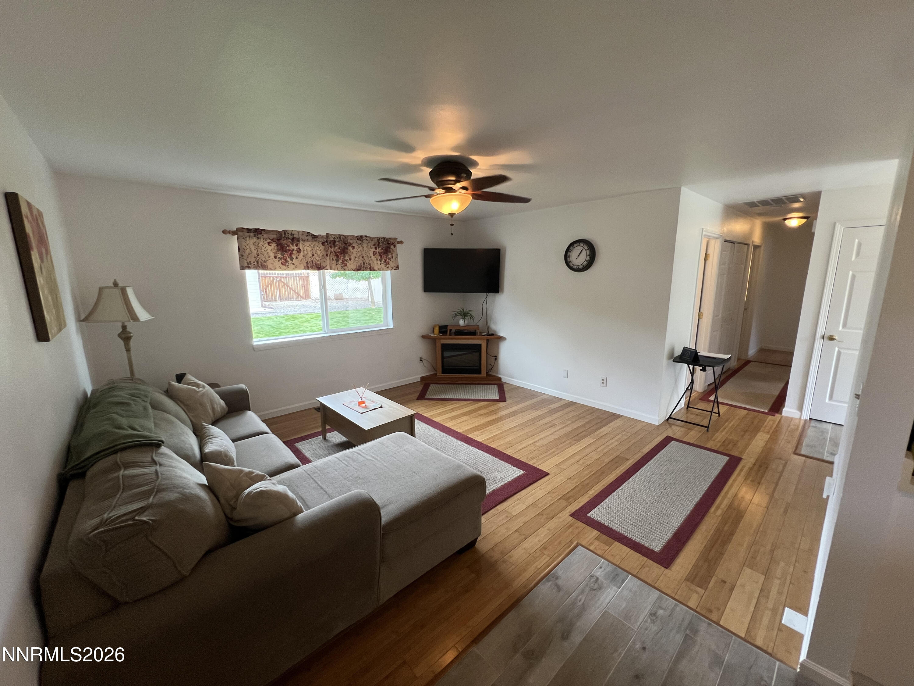 717 Lassen Way Property Photo 5