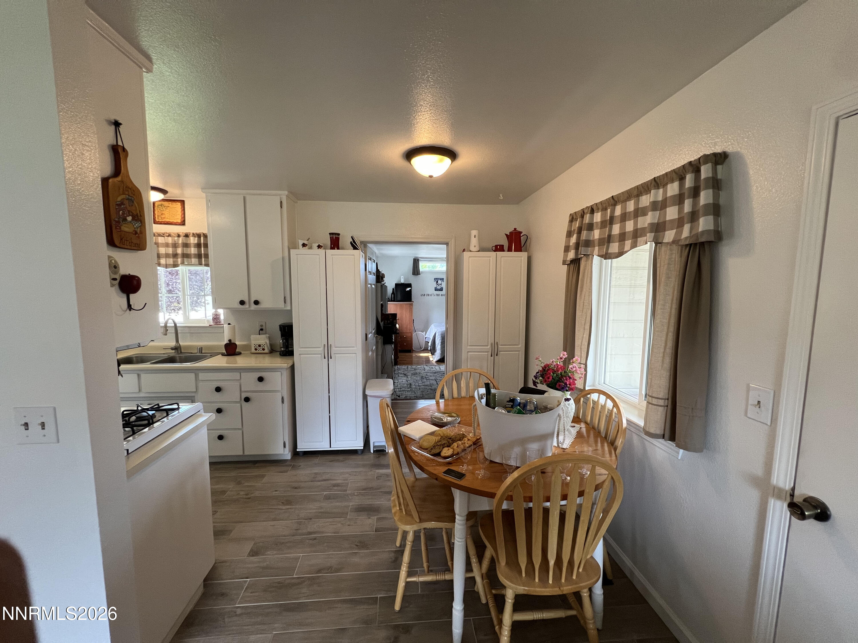 717 Lassen Way Property Photo 9