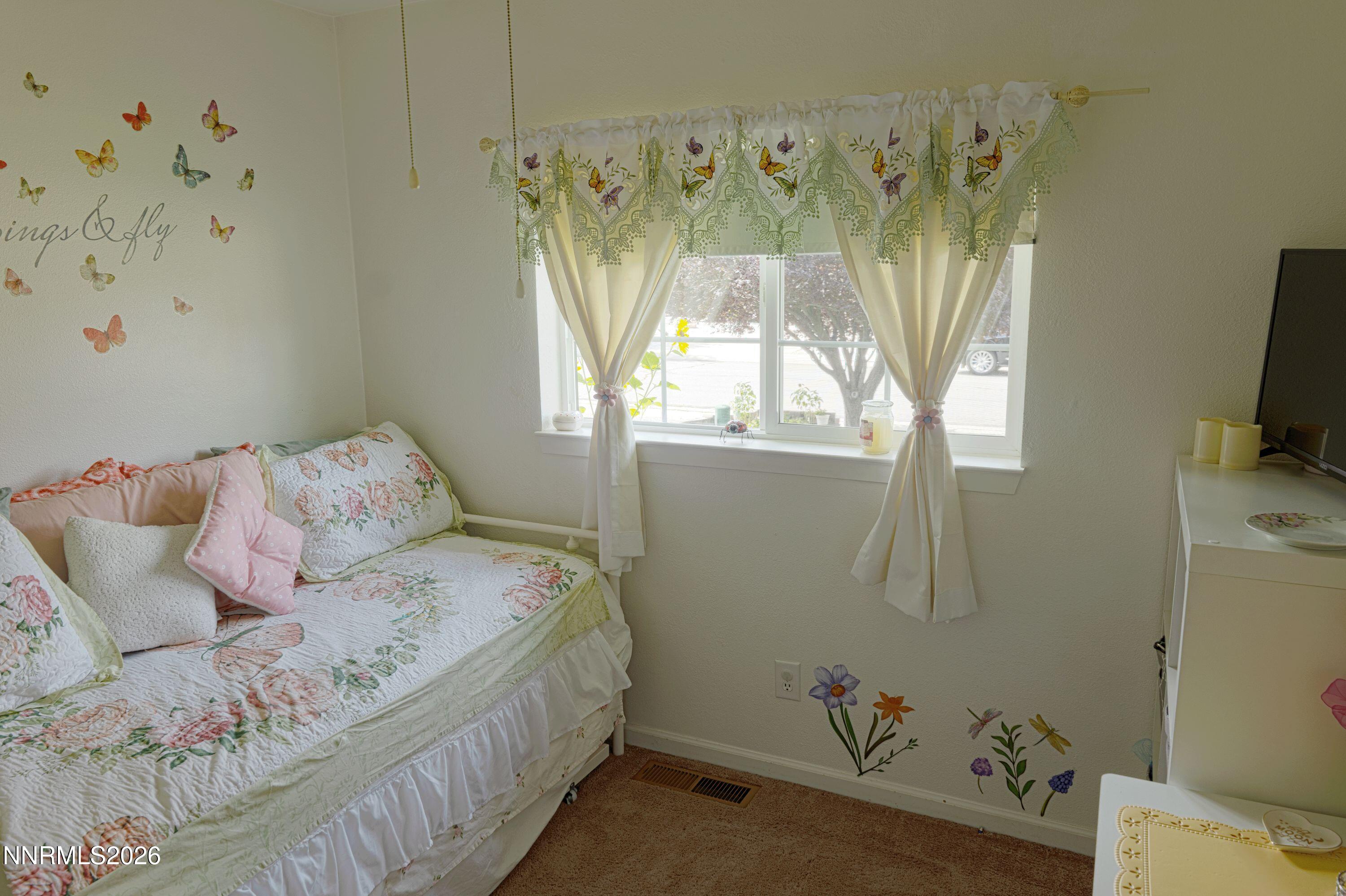 717 Lassen Way Property Photo 12