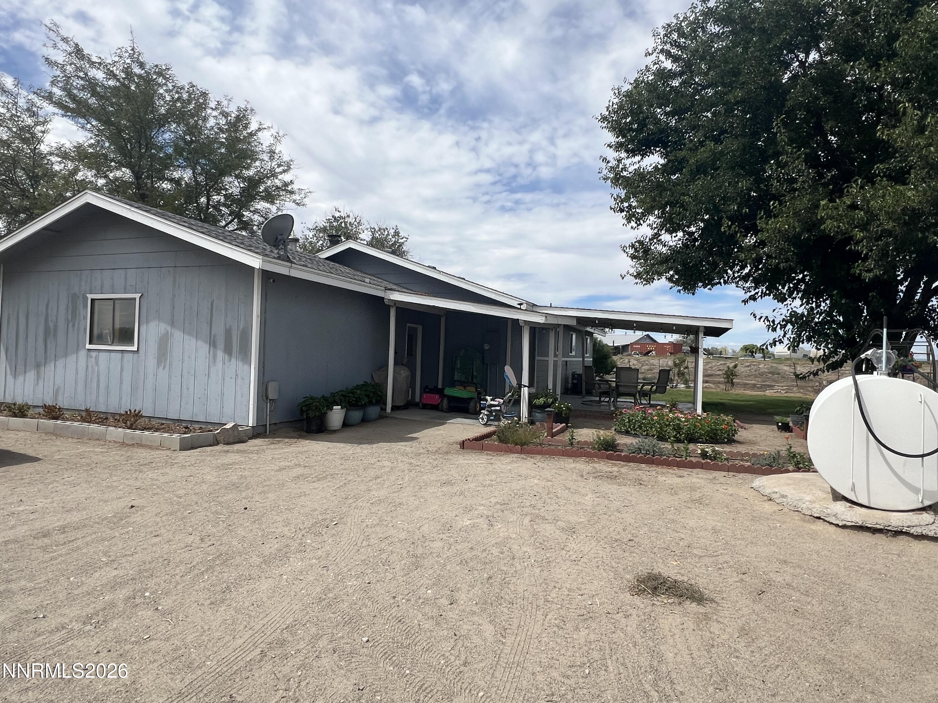 6975 Cox Road Property Photo 4