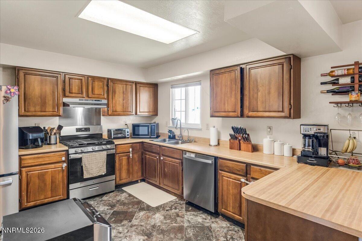 6975 Cox Road Property Photo 23
