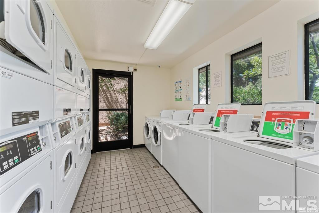 2955 Lakeside Drive Unit 220 Property Photo 4