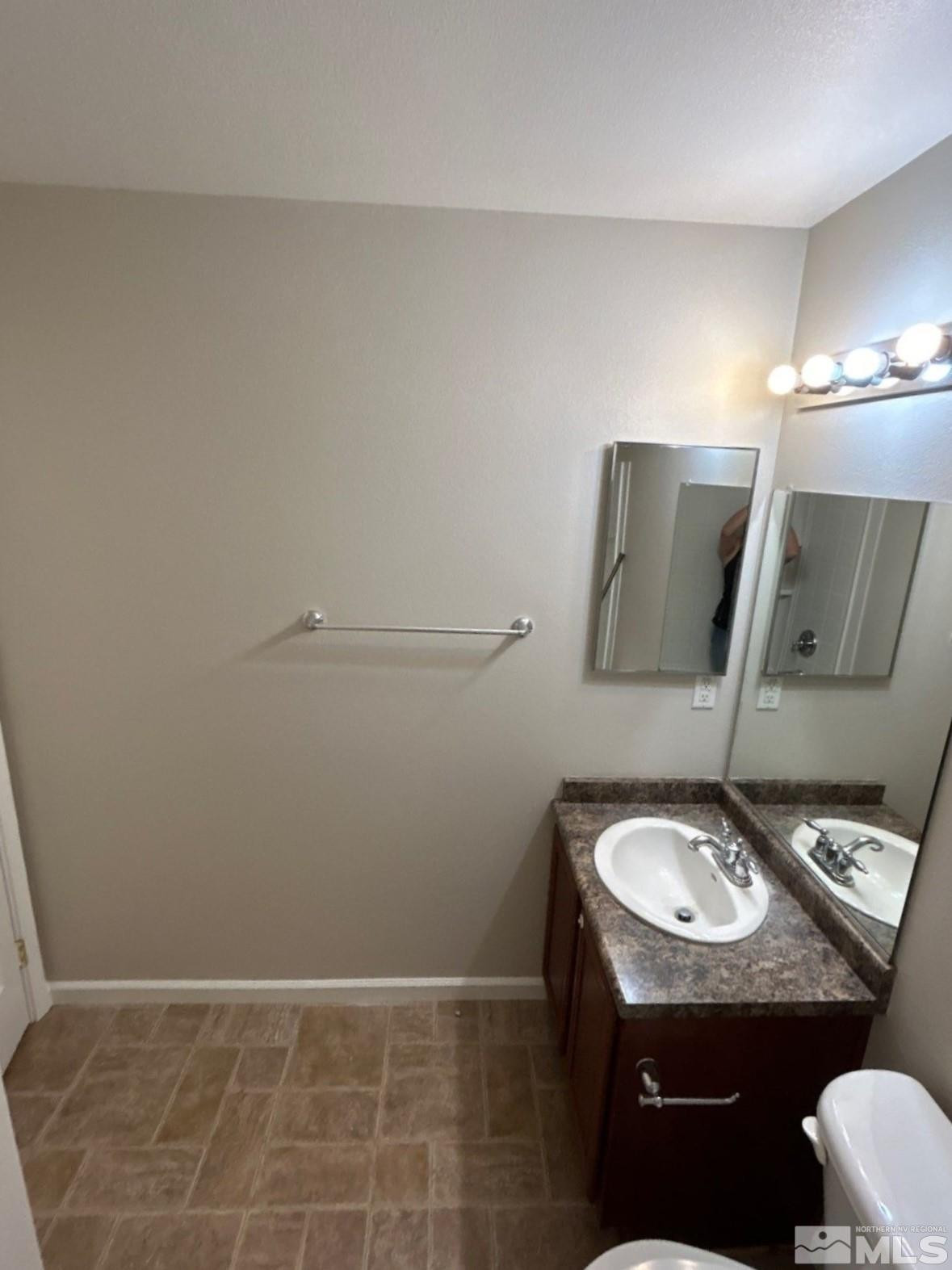 8930 Silverkist Drive Property Photo 14