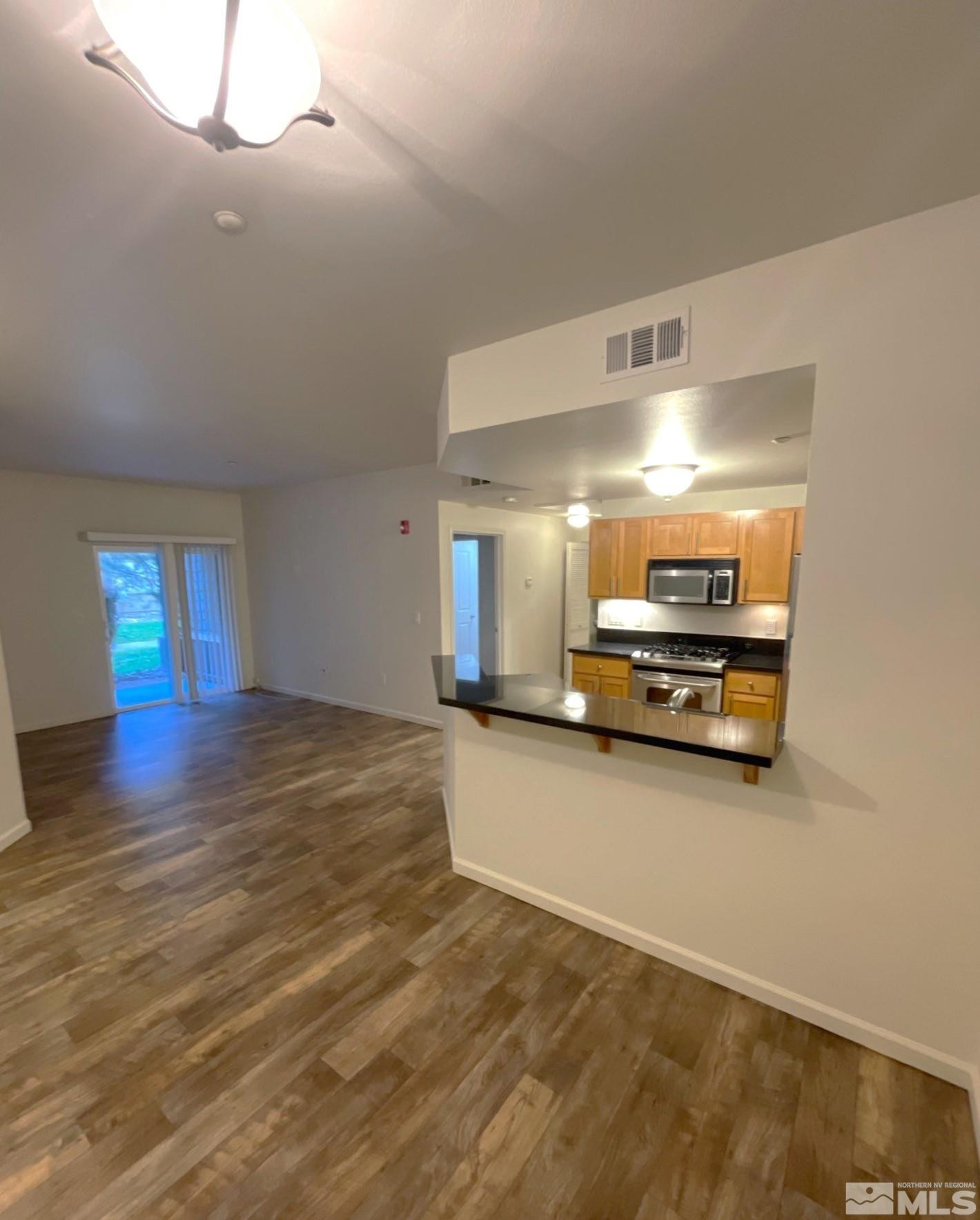 1450 Idlewild Drive Property Photo 4
