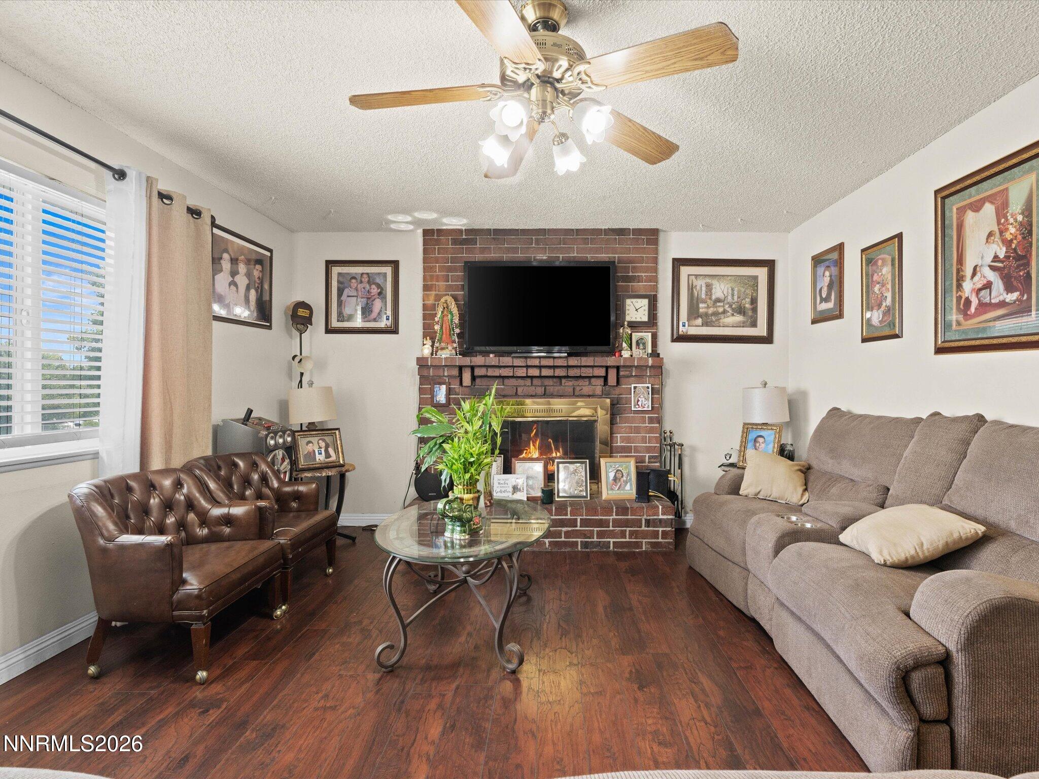 3220 Kings Row Property Photo 6