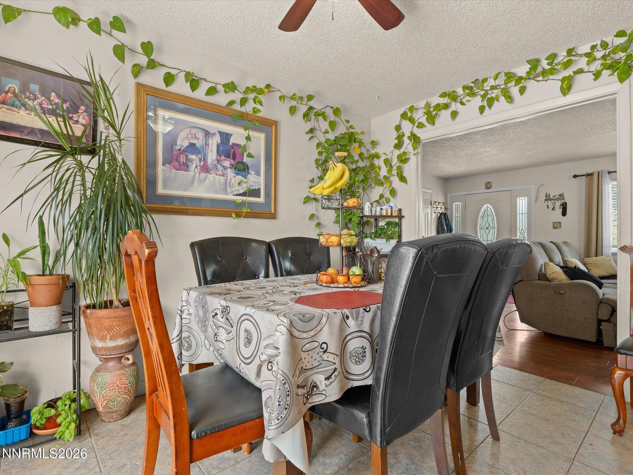 3220 Kings Row Property Photo 10