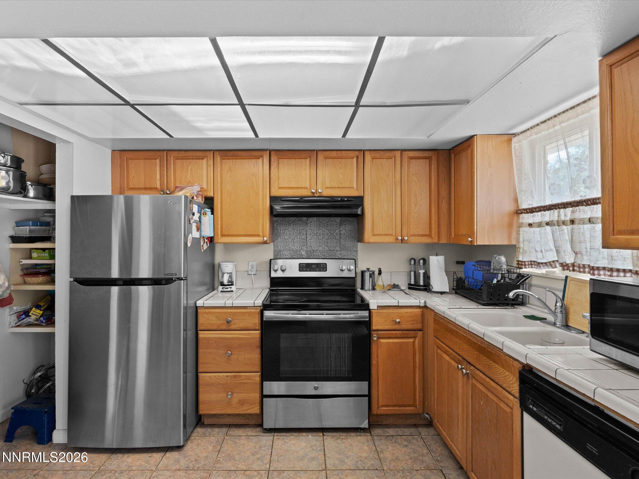 3220 Kings Row Property Photo 11