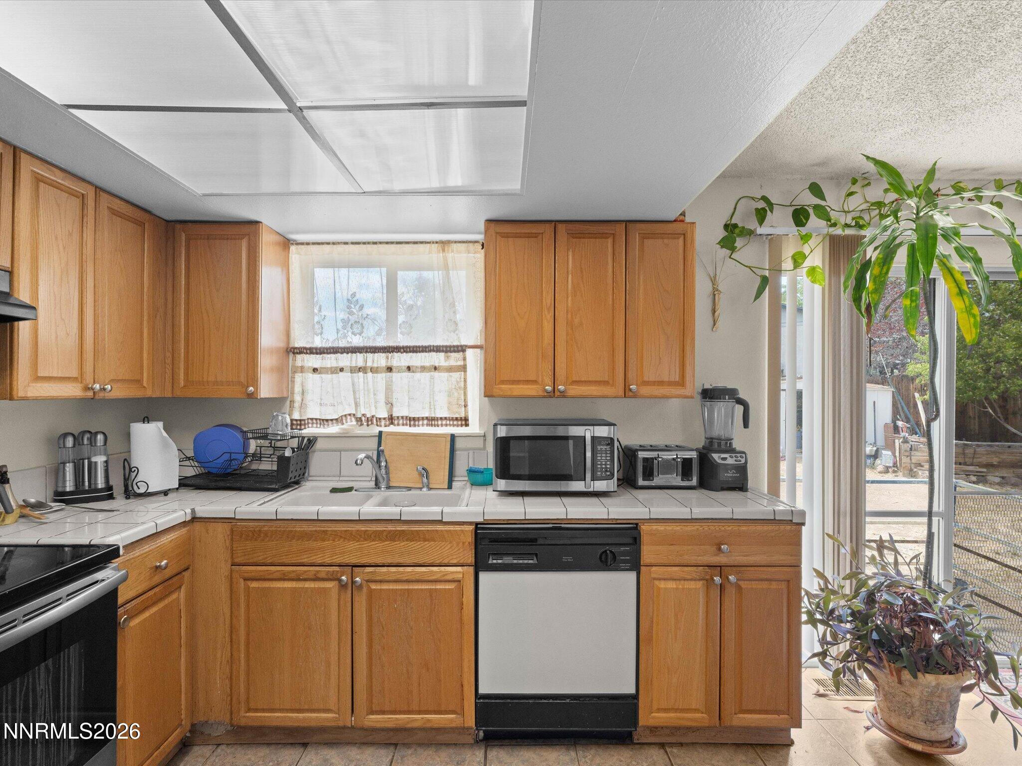 3220 Kings Row Property Photo 13