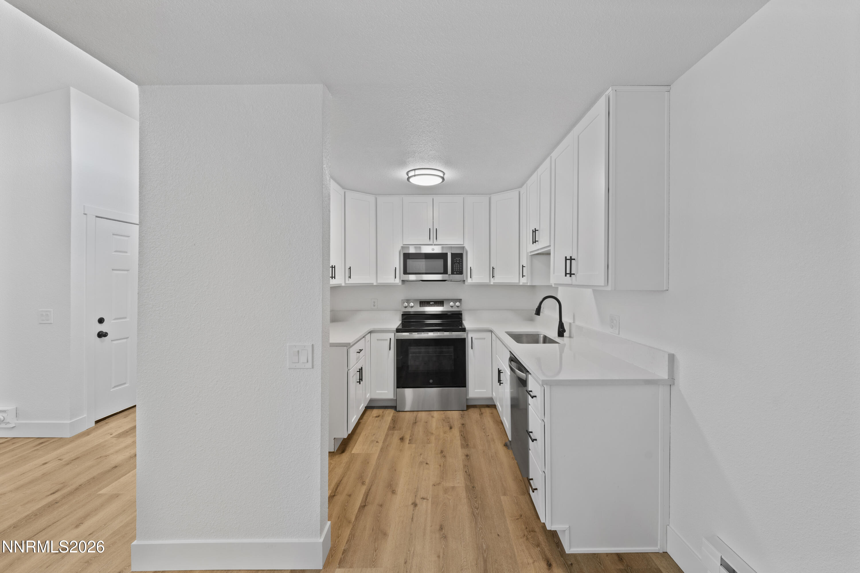 2080 Highview Court #6 Property Photo 6