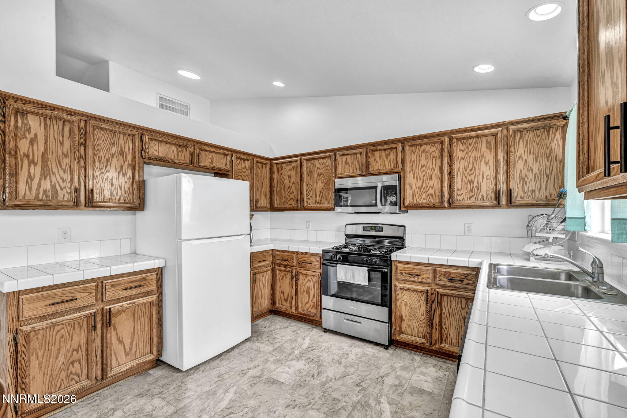 2212 Ellice Way Property Photo 20