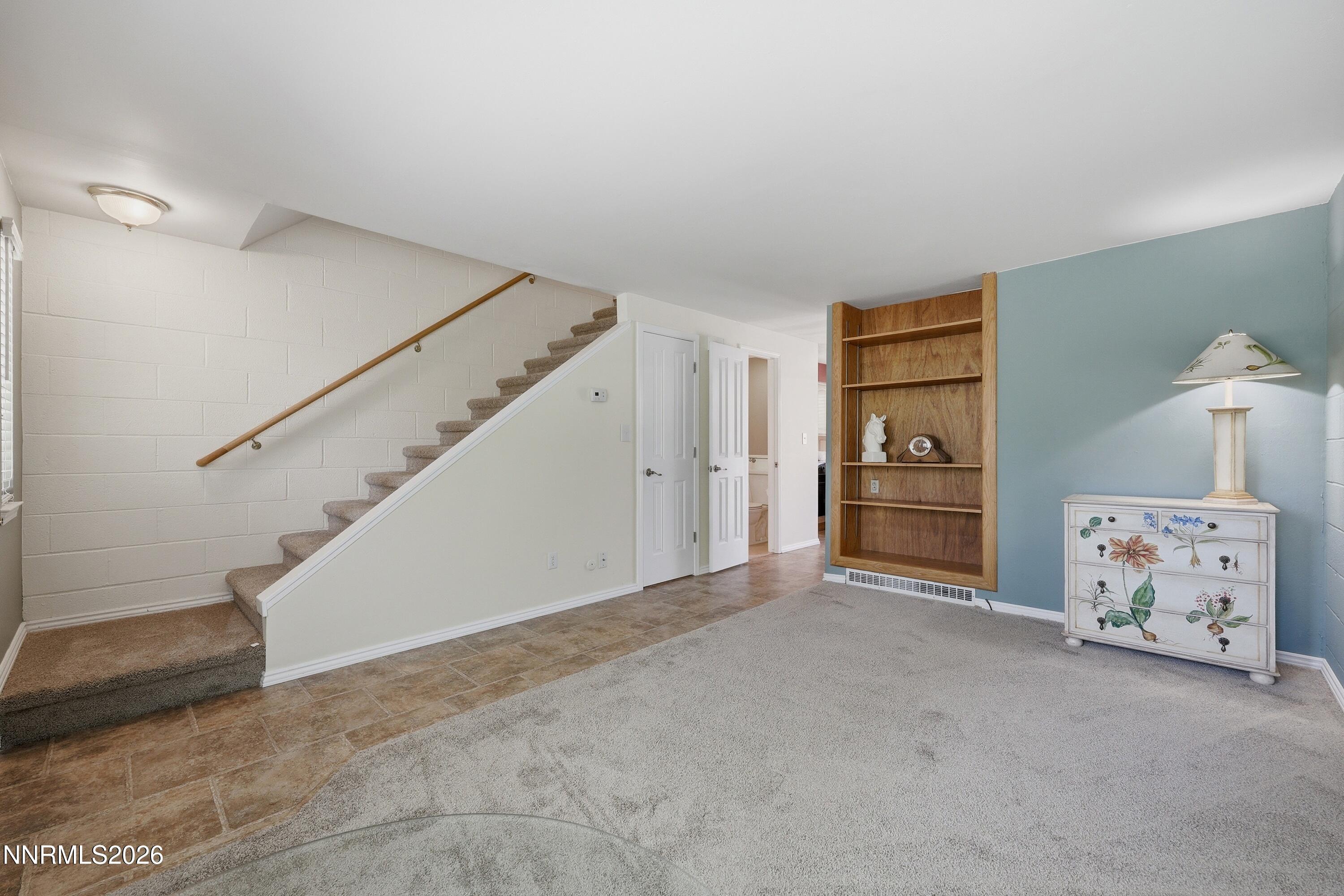 141 Lake Glen Drive Property Photo 8