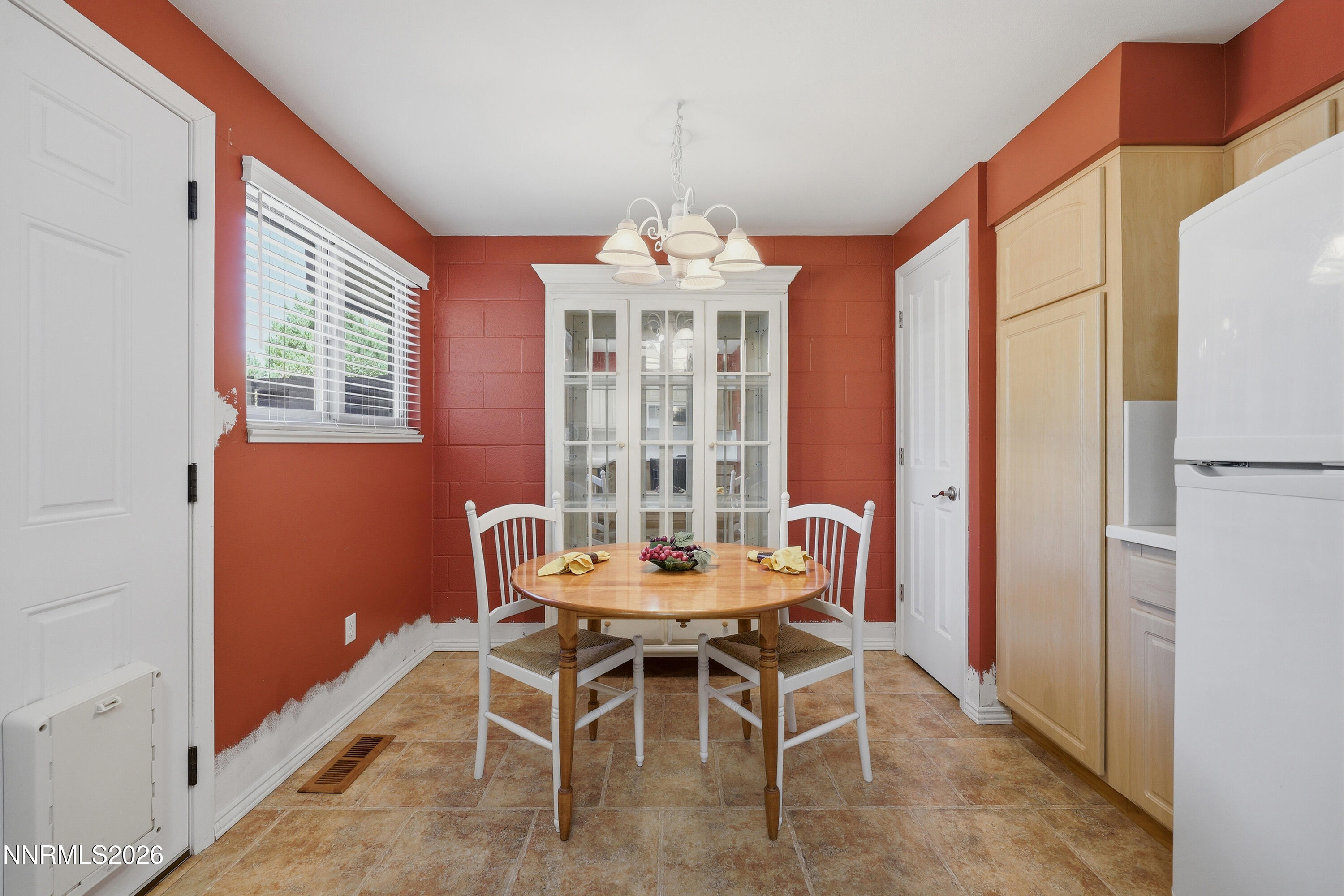 141 Lake Glen Drive Property Photo 10