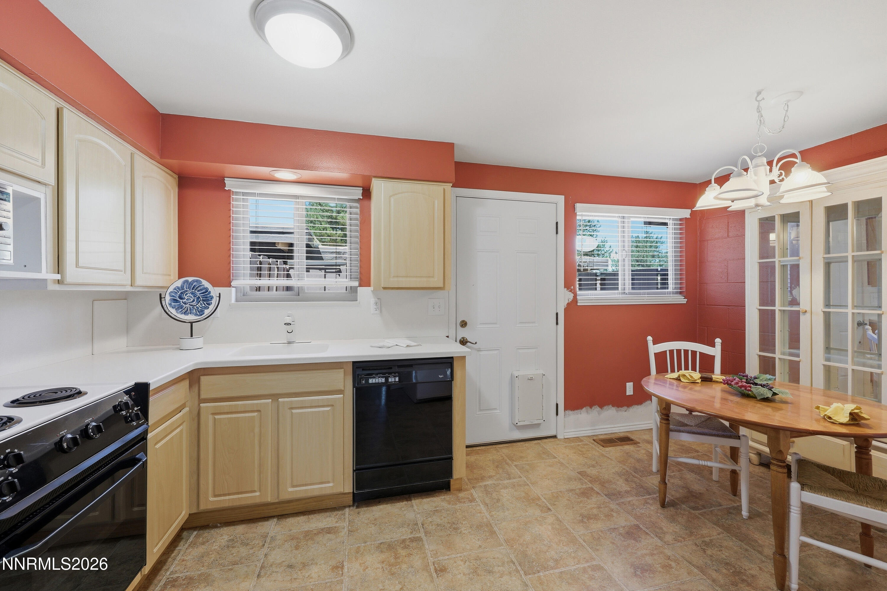 141 Lake Glen Drive Property Photo 14