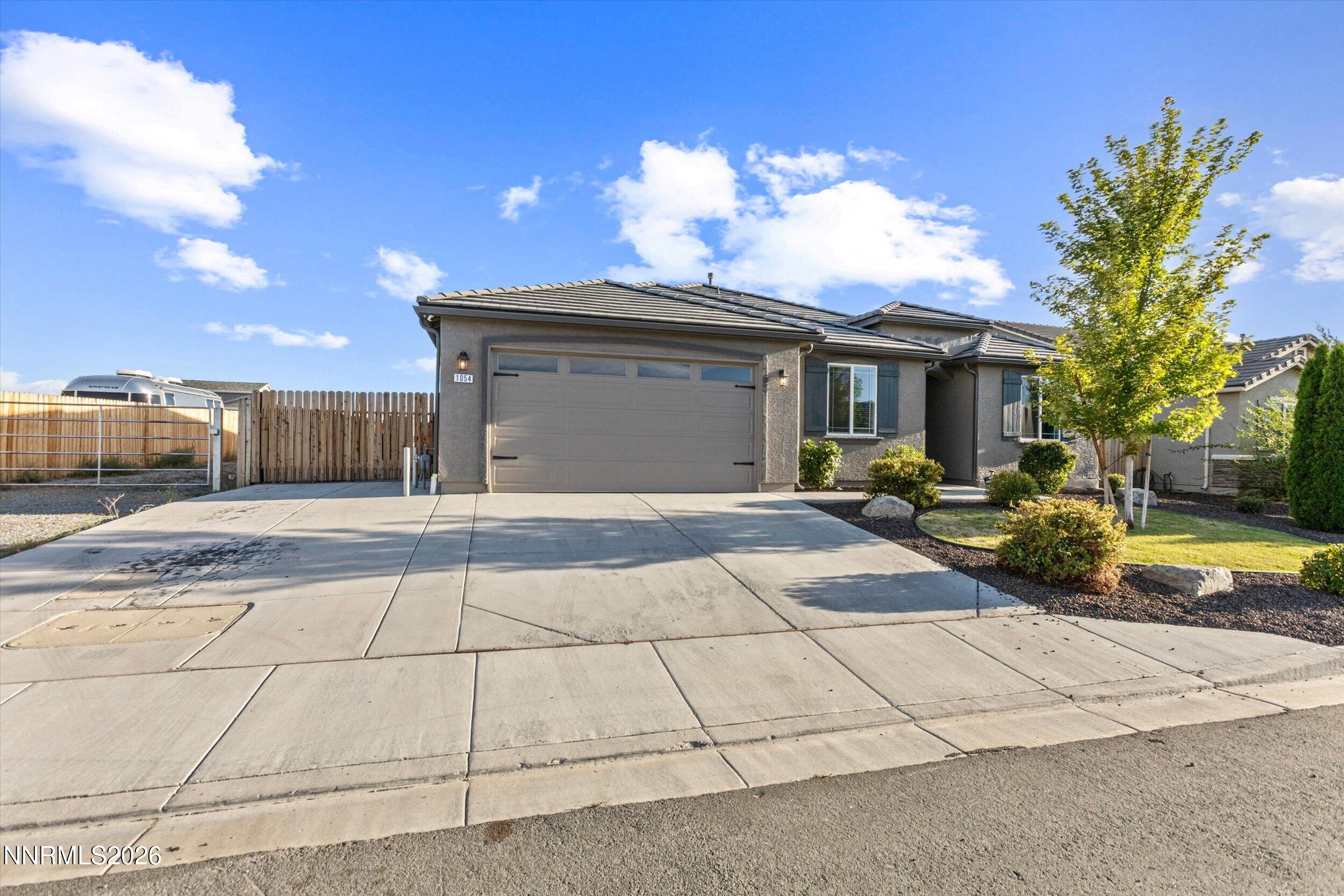 1054 Iron King Drive Property Photo 4