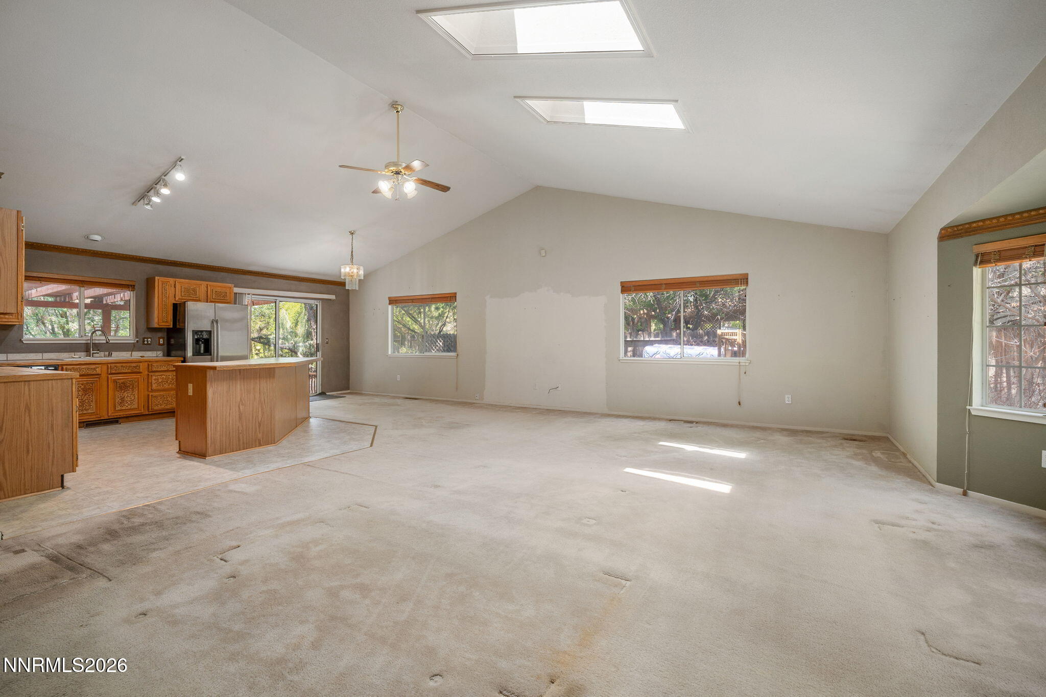 198 Desert Rose Drive Property Photo 5