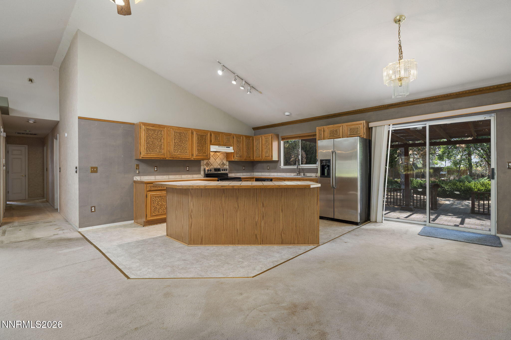 198 Desert Rose Drive Property Photo 6