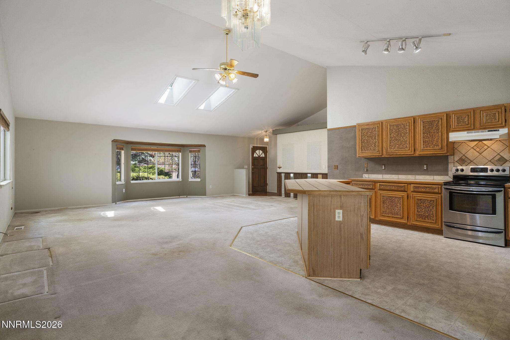 198 Desert Rose Drive Property Photo 7