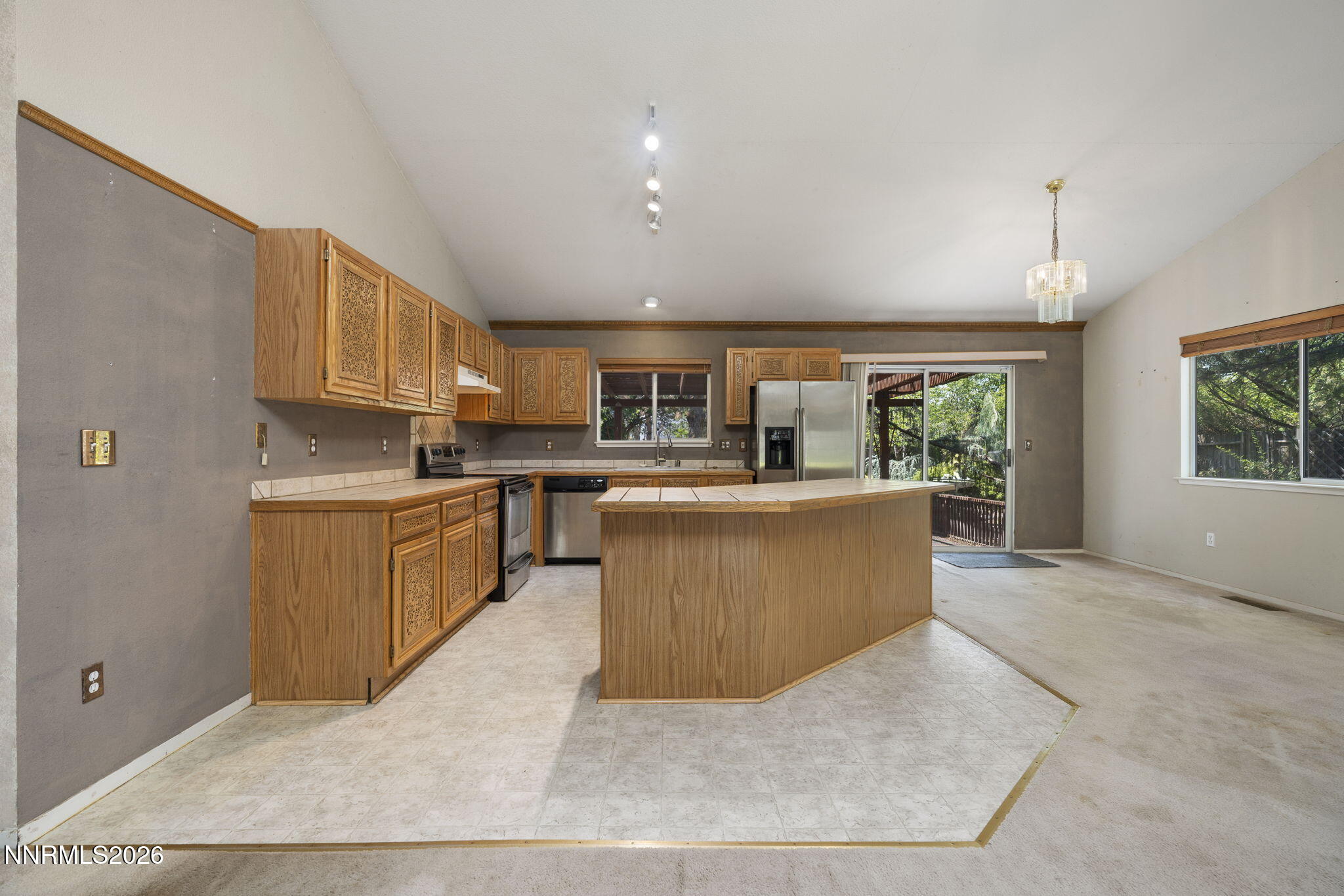 198 Desert Rose Drive Property Photo 11