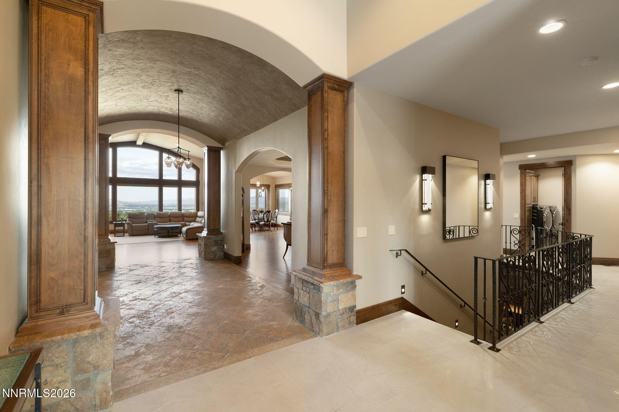 386 Questa Court Property Photo 7