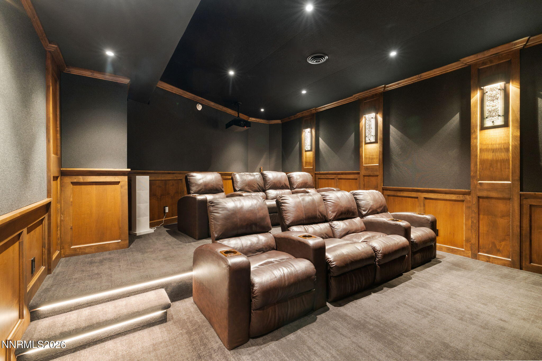 386 Questa Court Property Photo 42