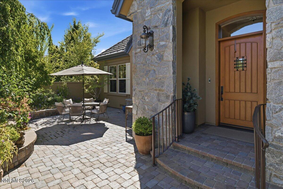 5960 Cartier Drive Property Photo 8