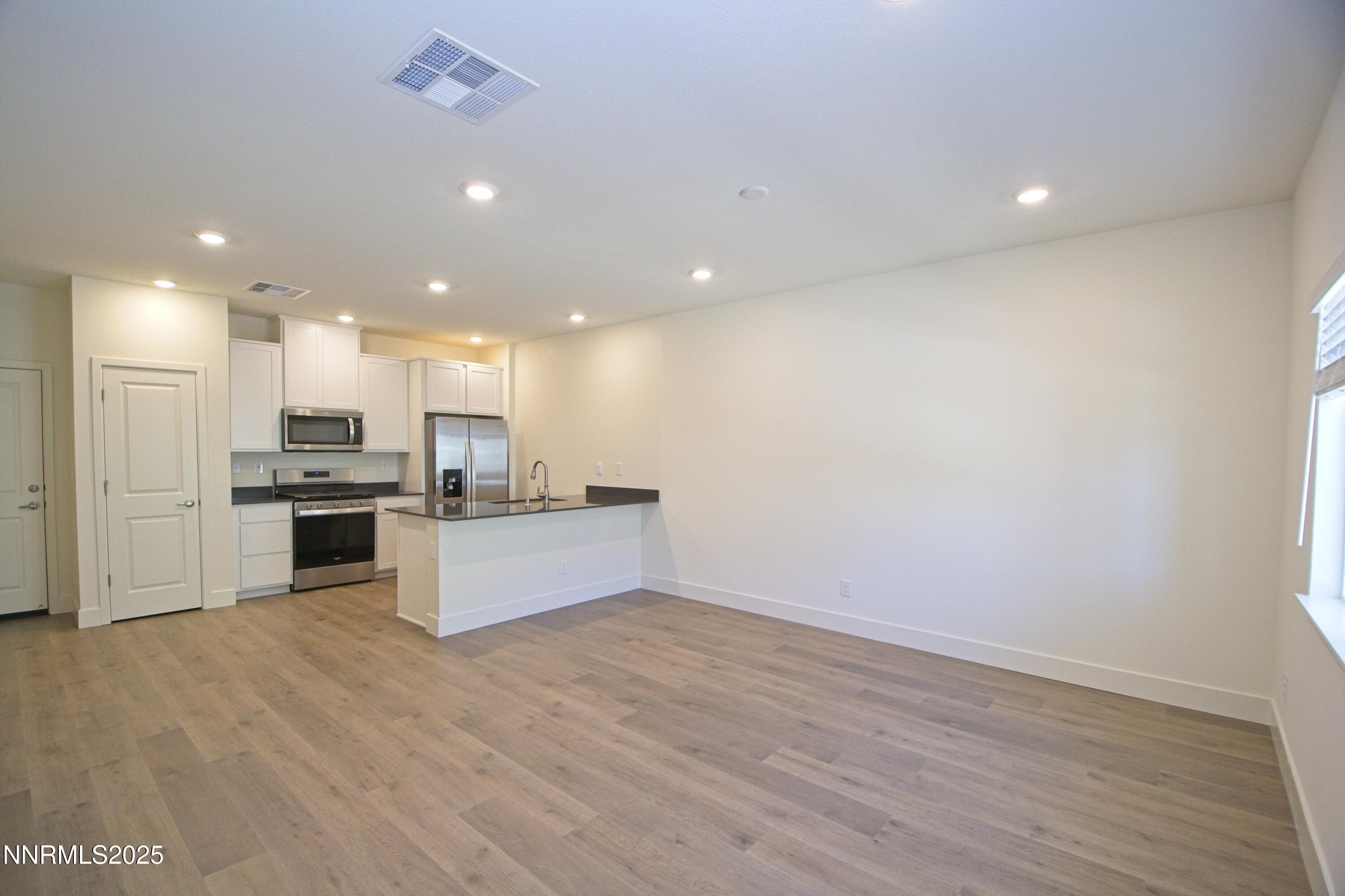 1636 Prancer Street Property Photo 3