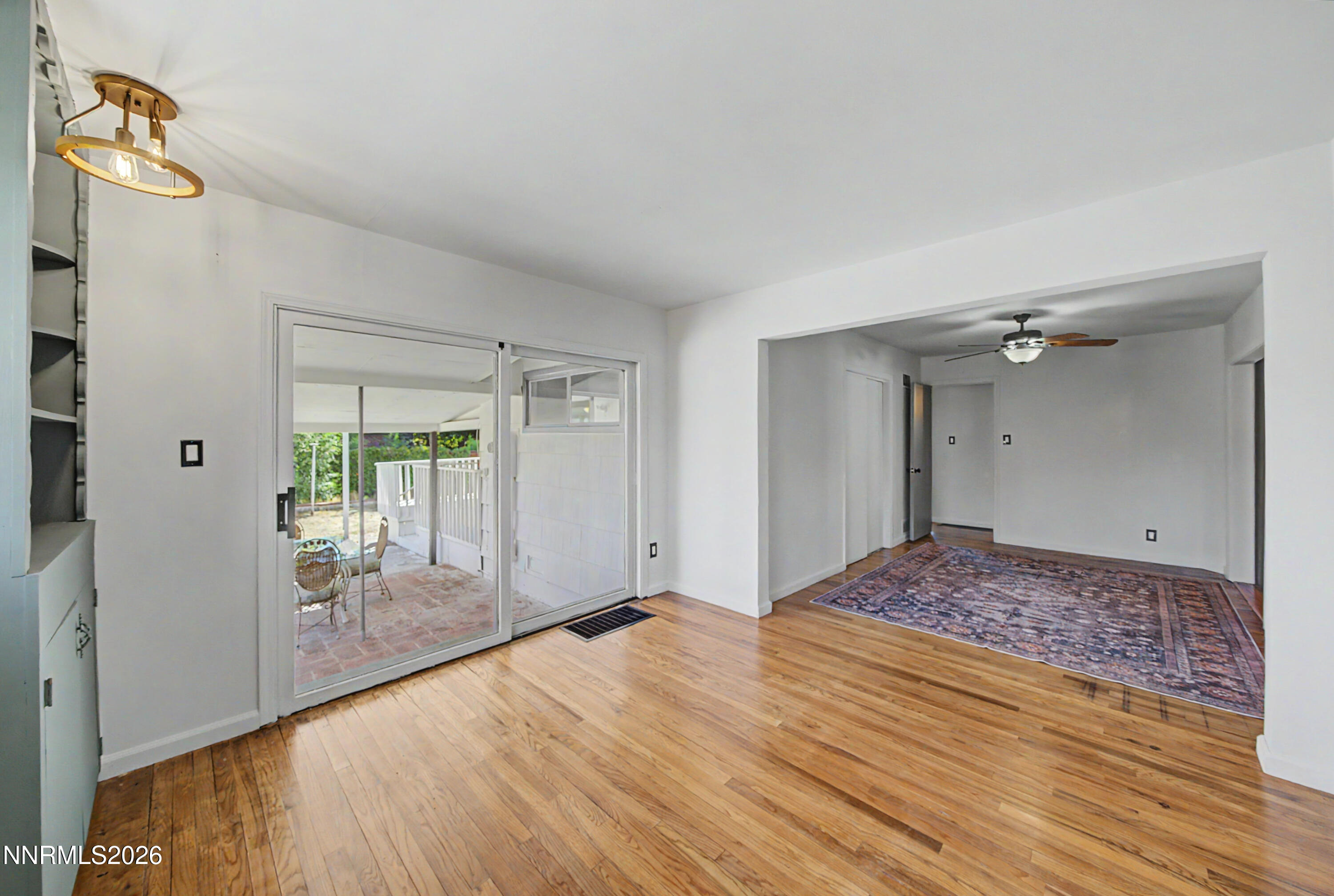 934 Pyramid Way Property Photo 8