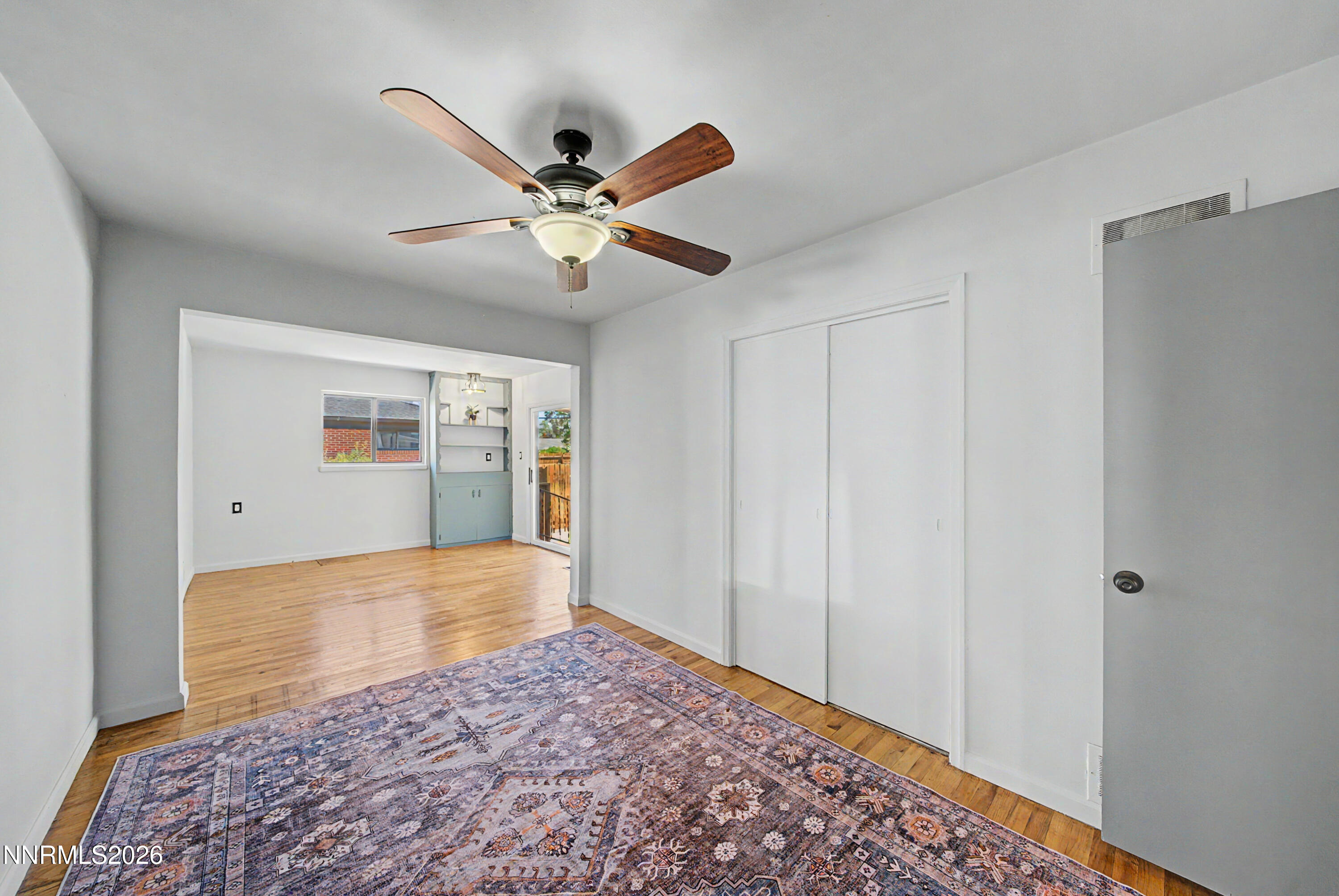 934 Pyramid Way Property Photo 9