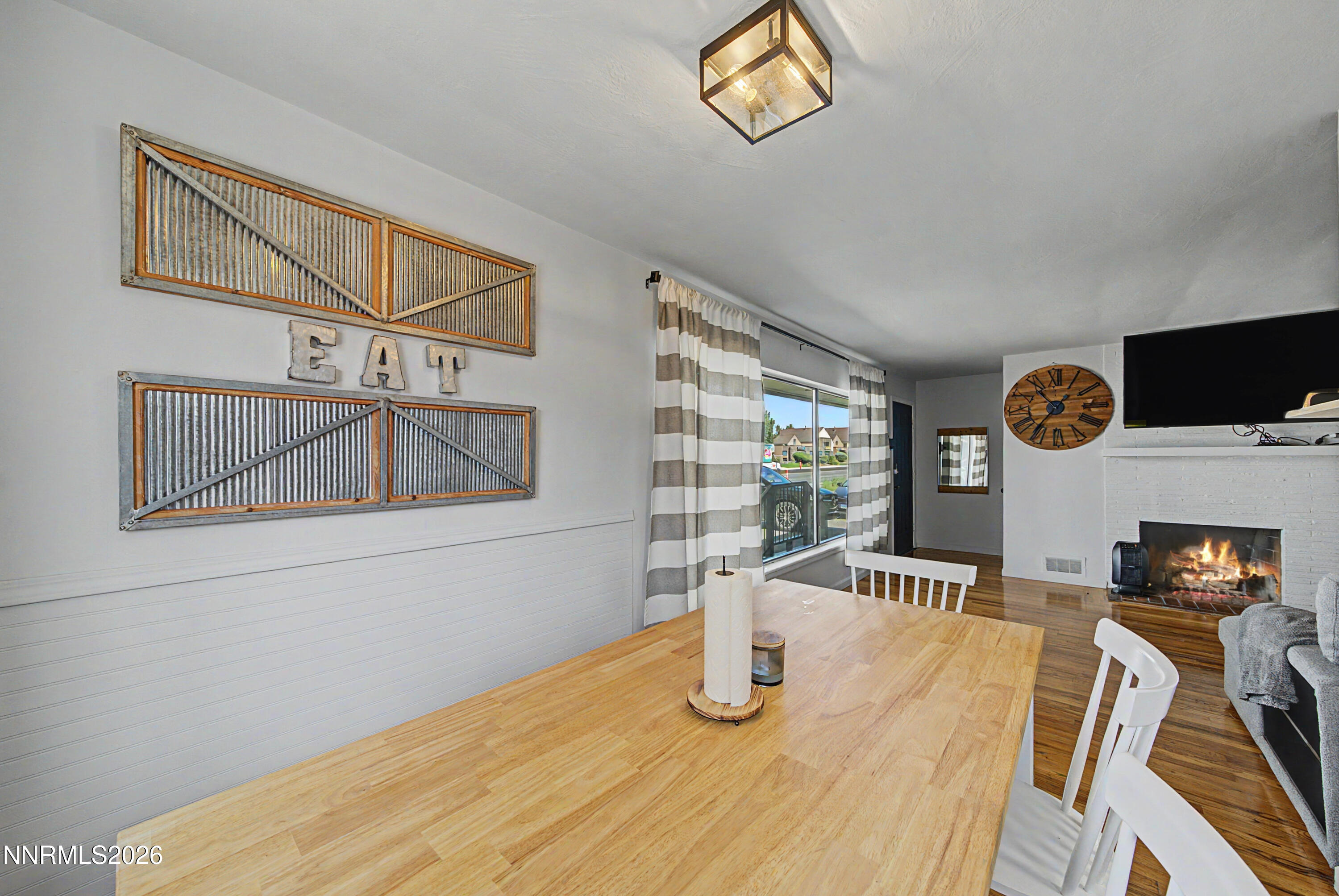 934 Pyramid Way Property Photo 17