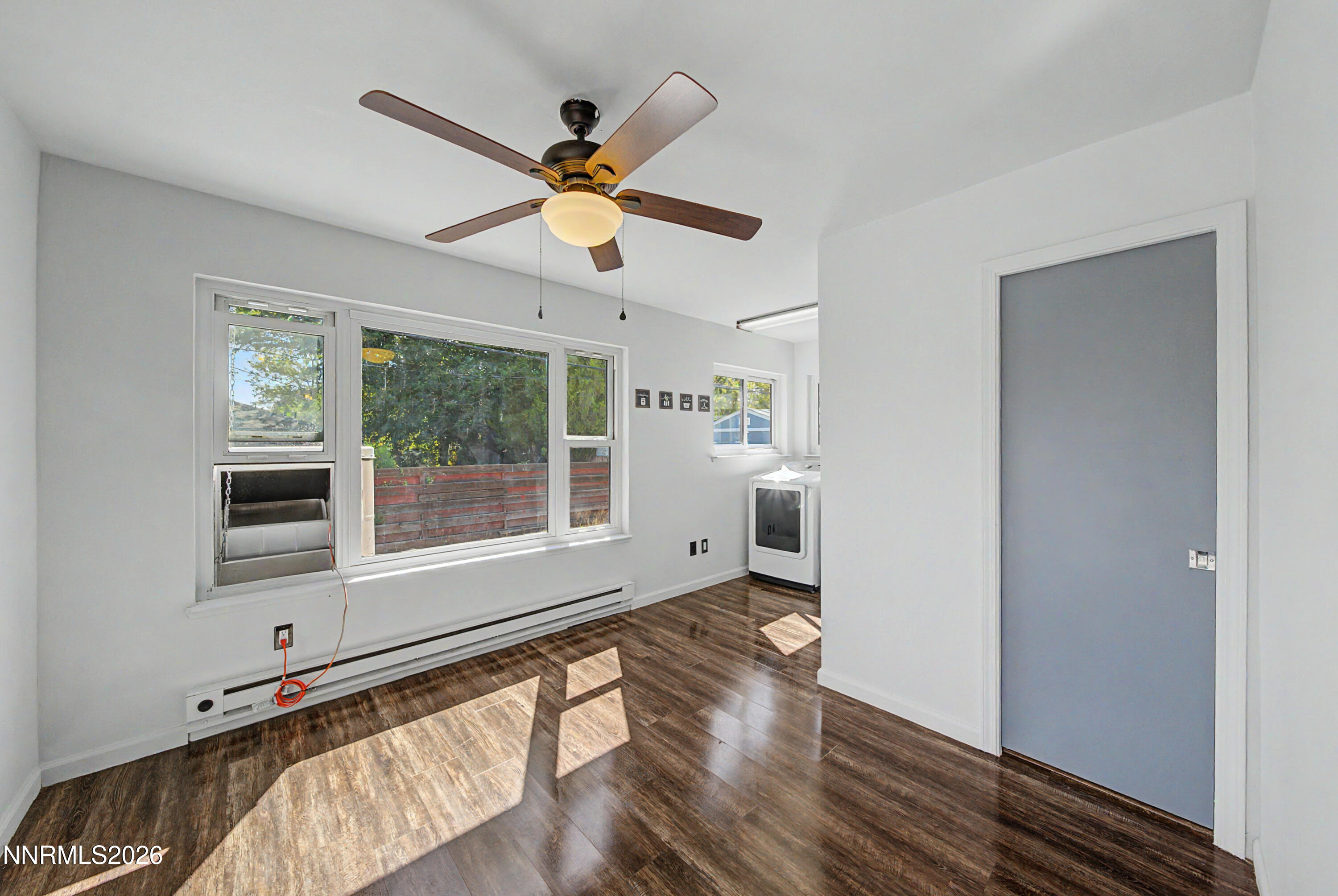 934 Pyramid Way Property Photo 23