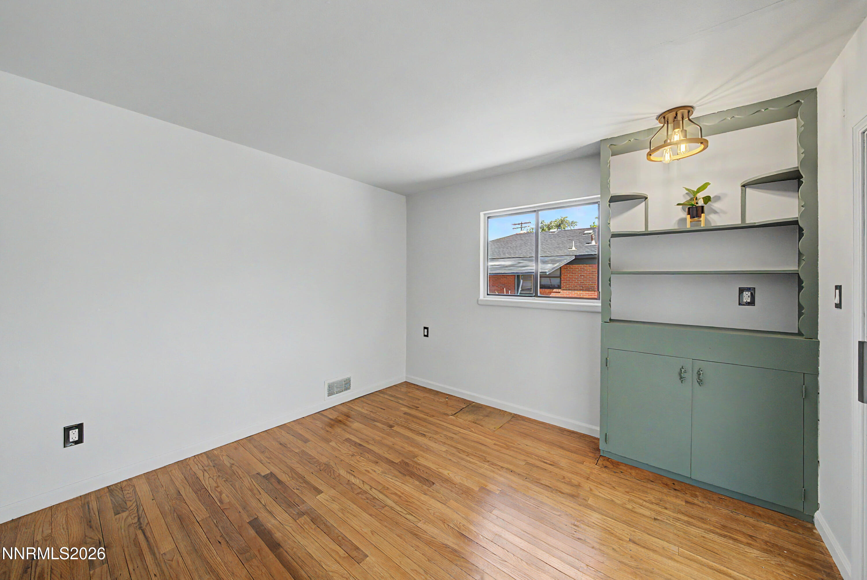 934 Pyramid Way Property Photo 27