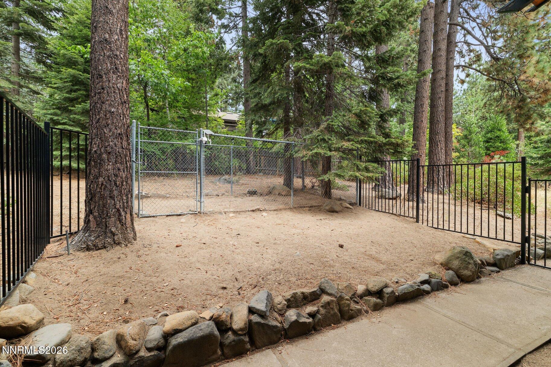 706 Lakeshore Boulevard Property Photo 28