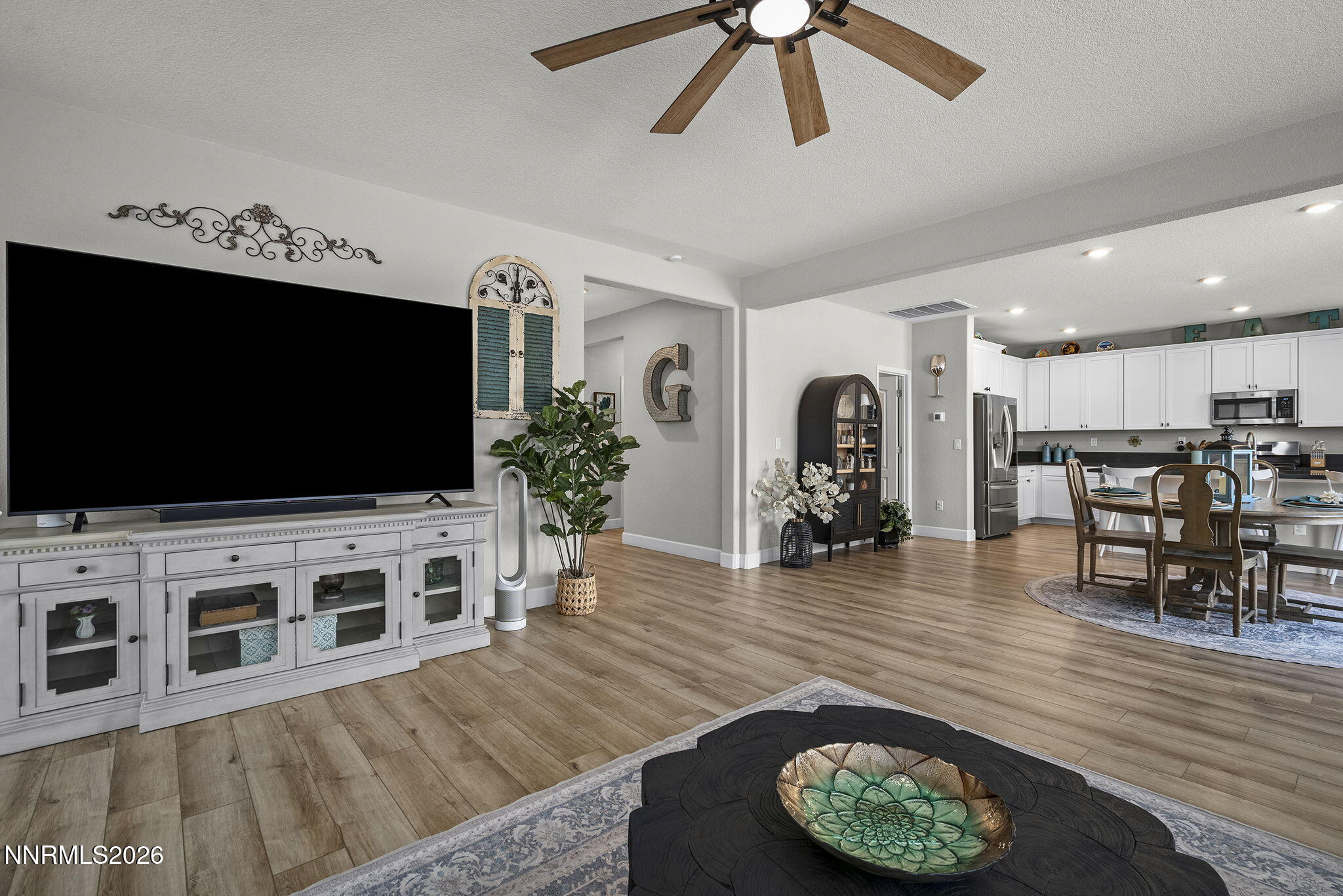 6211 Bucking Horse Drive Property Photo 7