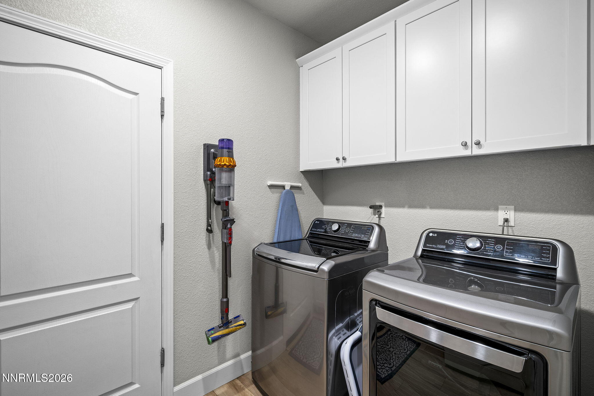 6211 Bucking Horse Drive Property Photo 22