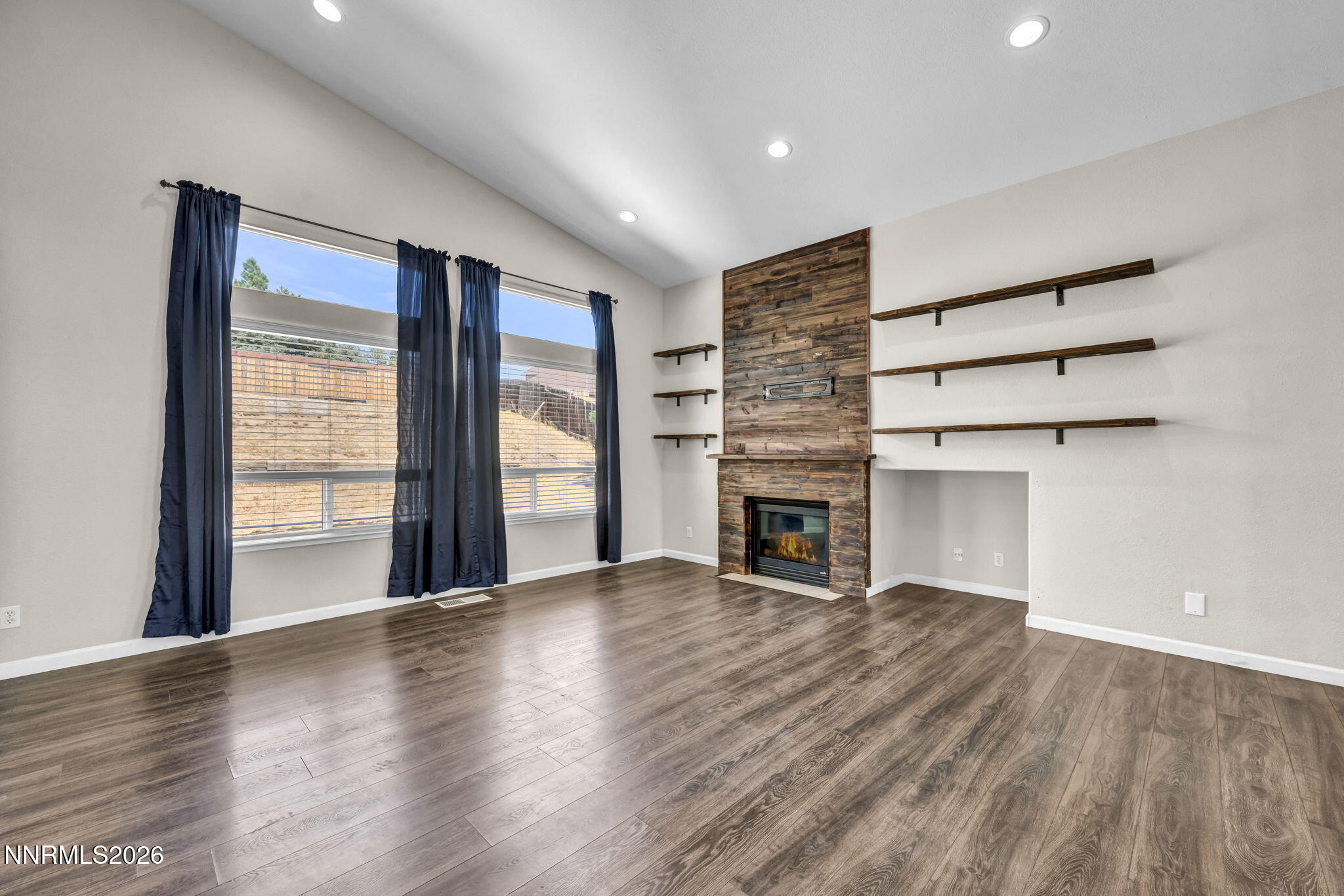 21105 Mount Evans Drive Property Photo 4