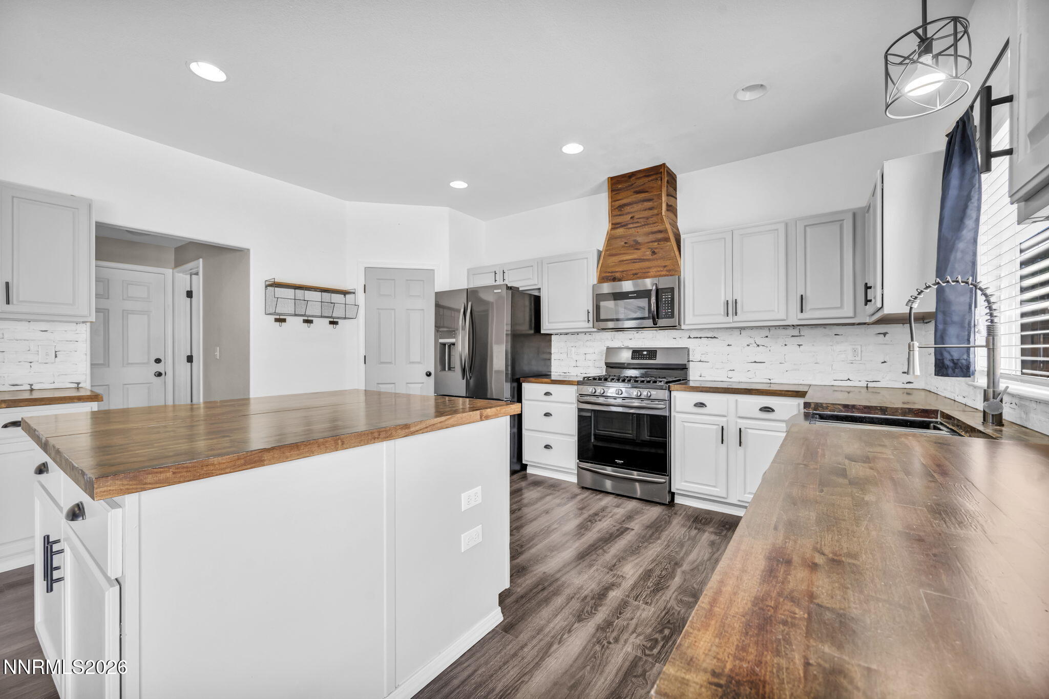 21105 Mount Evans Drive Property Photo 10