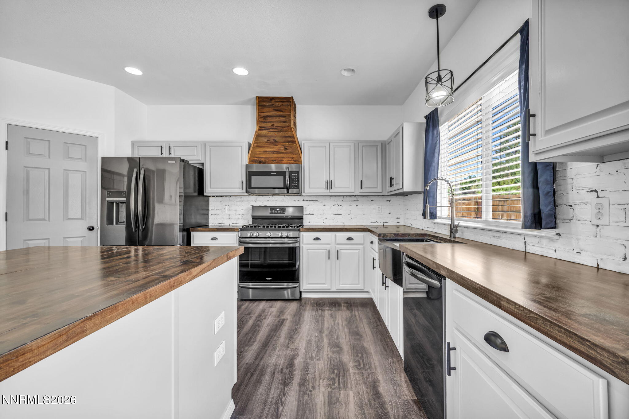 21105 Mount Evans Drive Property Photo 11