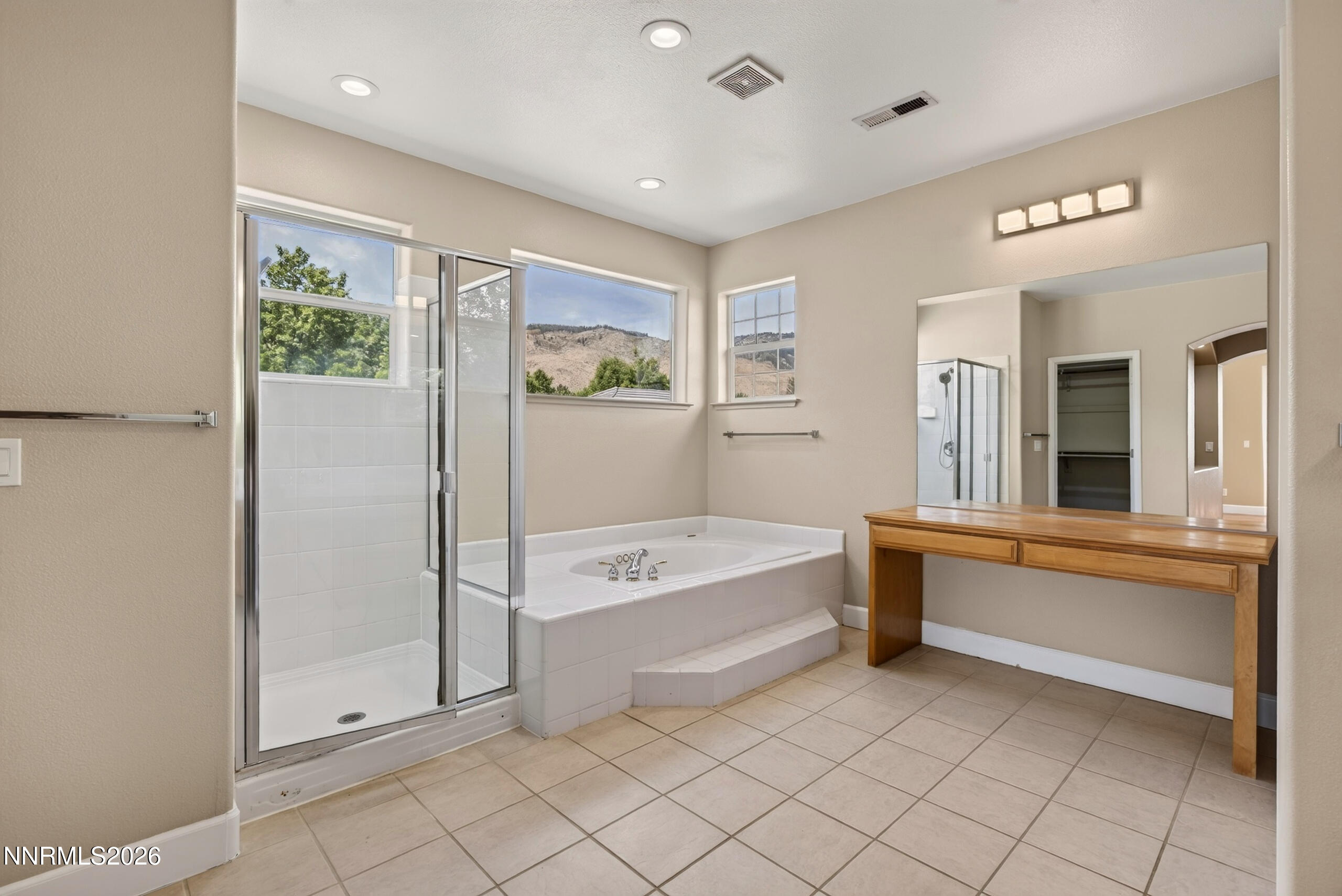 500 Oxford Court Property Photo 19
