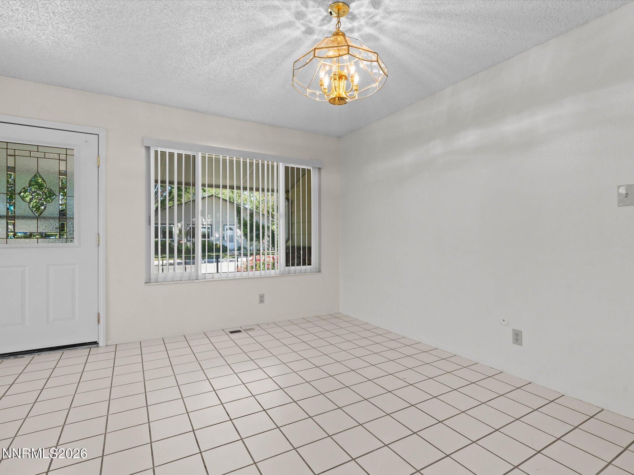 1590 York Way Property Photo 12