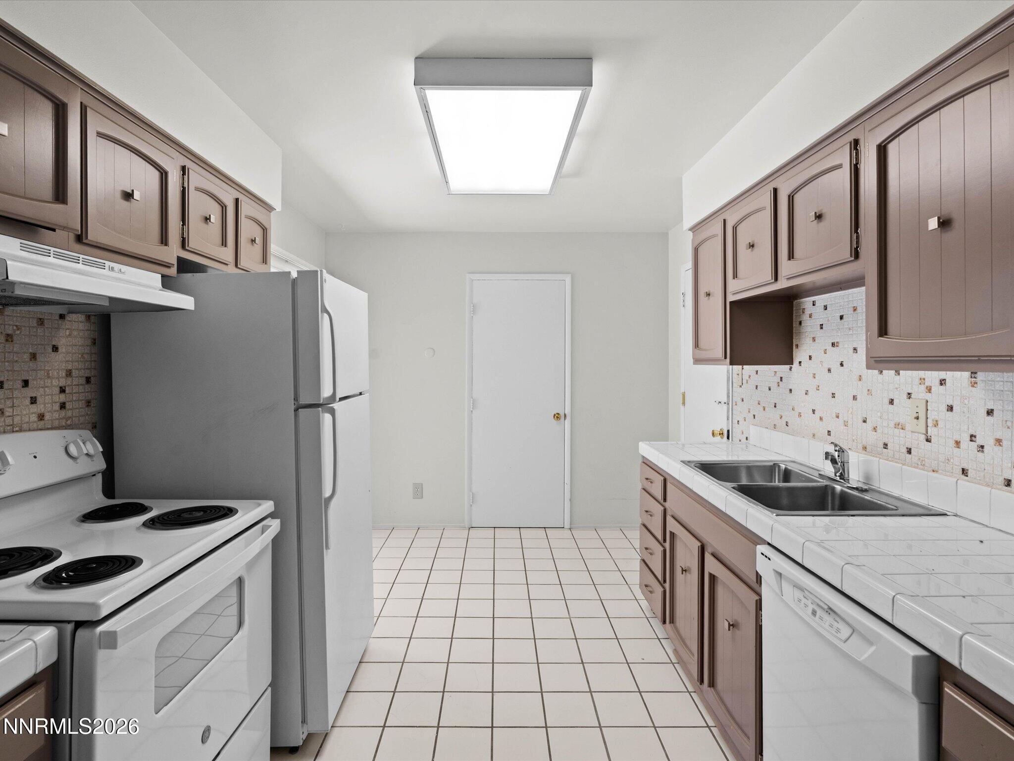 1590 York Way Property Photo 16